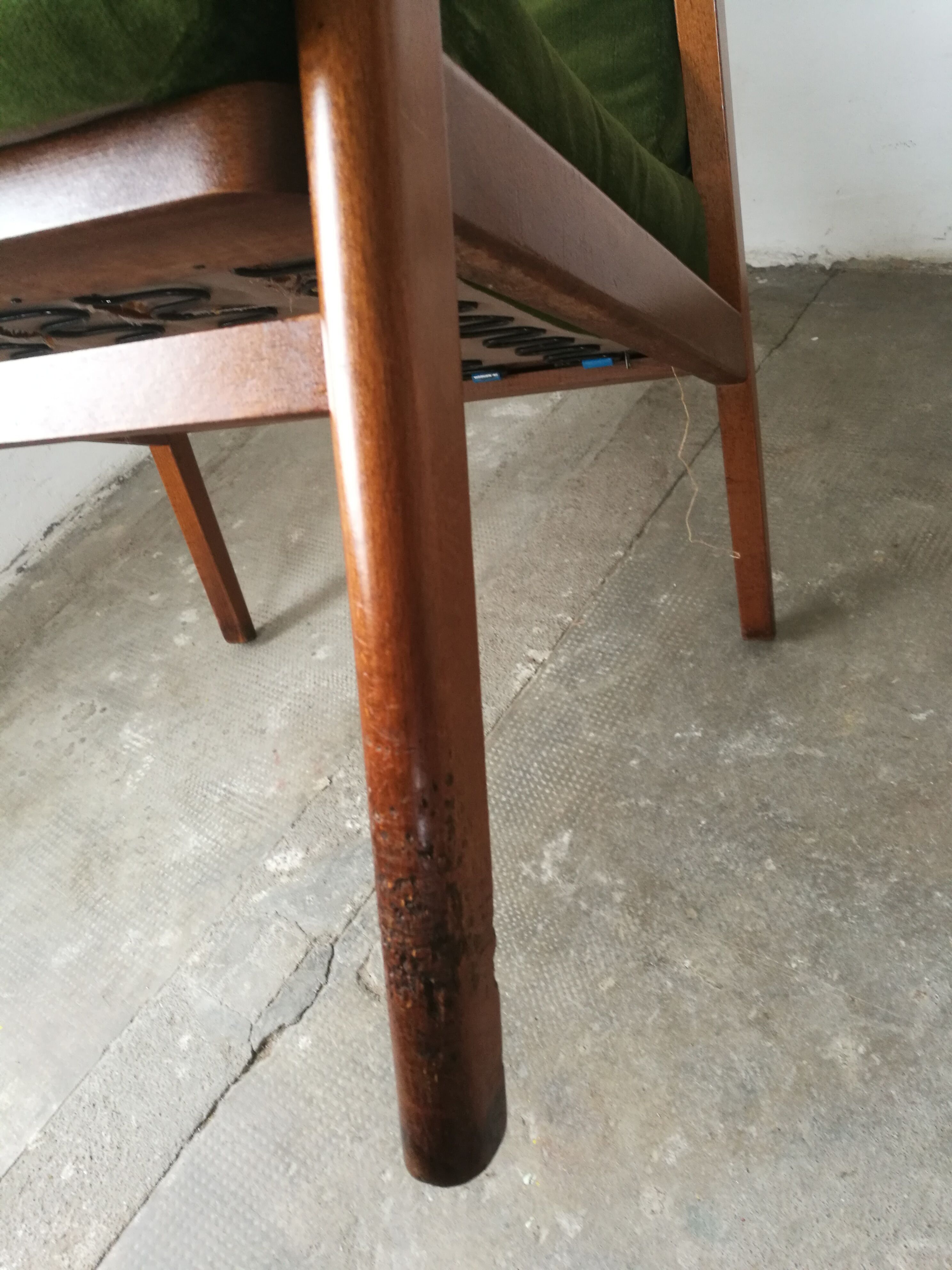 Vintage armchair with Scandinavian shapes