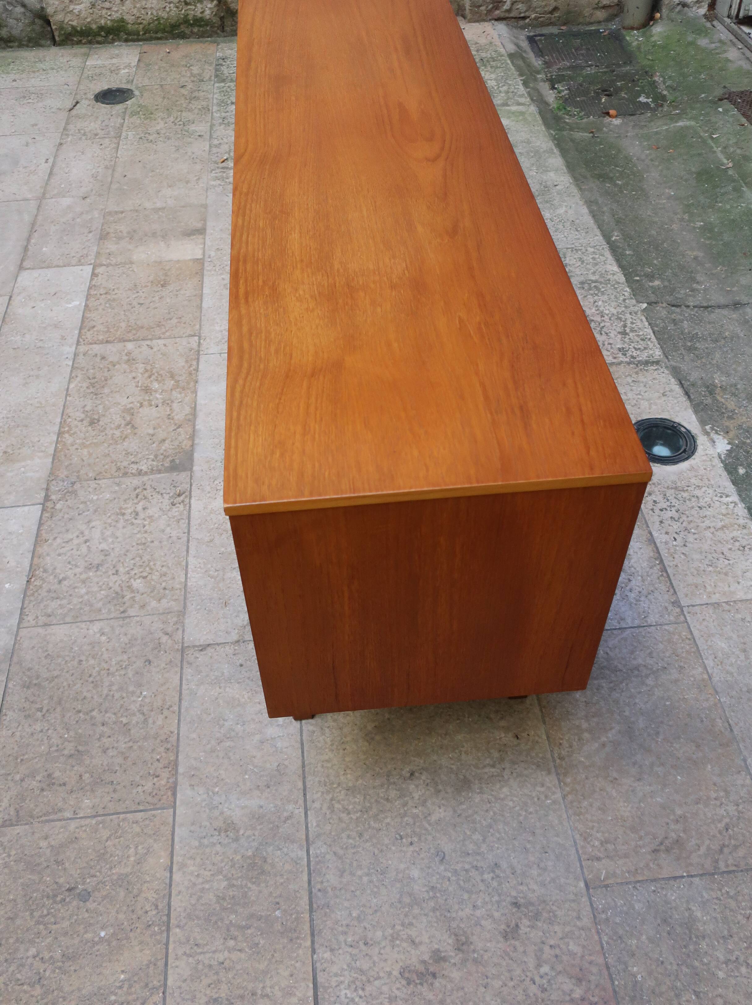 Wooden thread from the 1960s