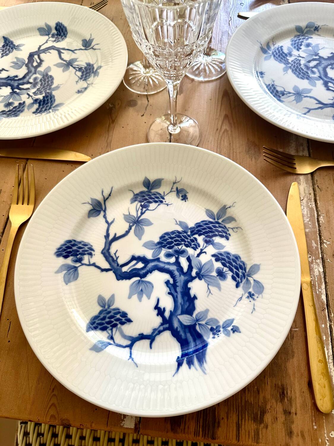 Set of eight German porcelain plates from the 1950s