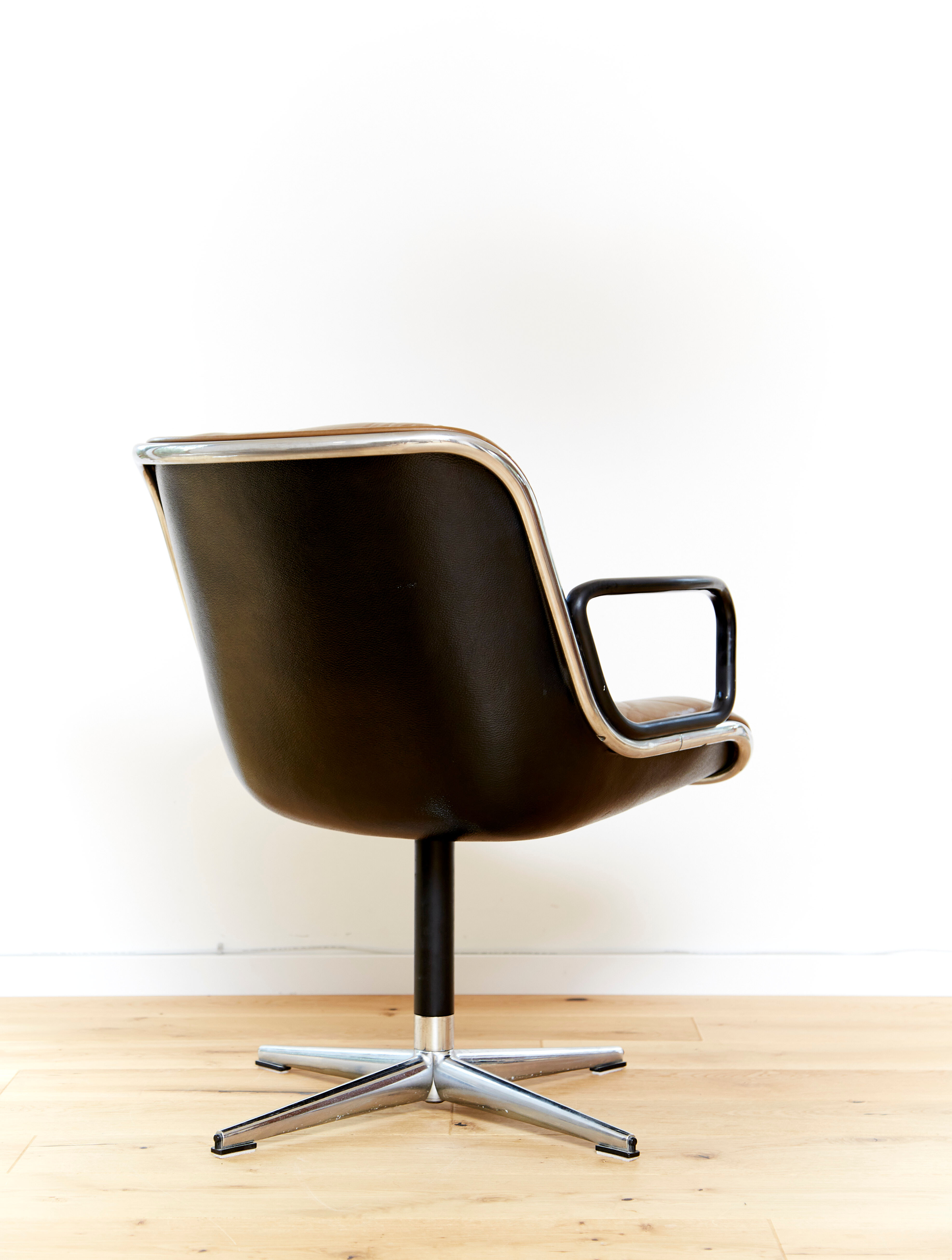 Charles Pollock Leather Executive Chair for Knoll International