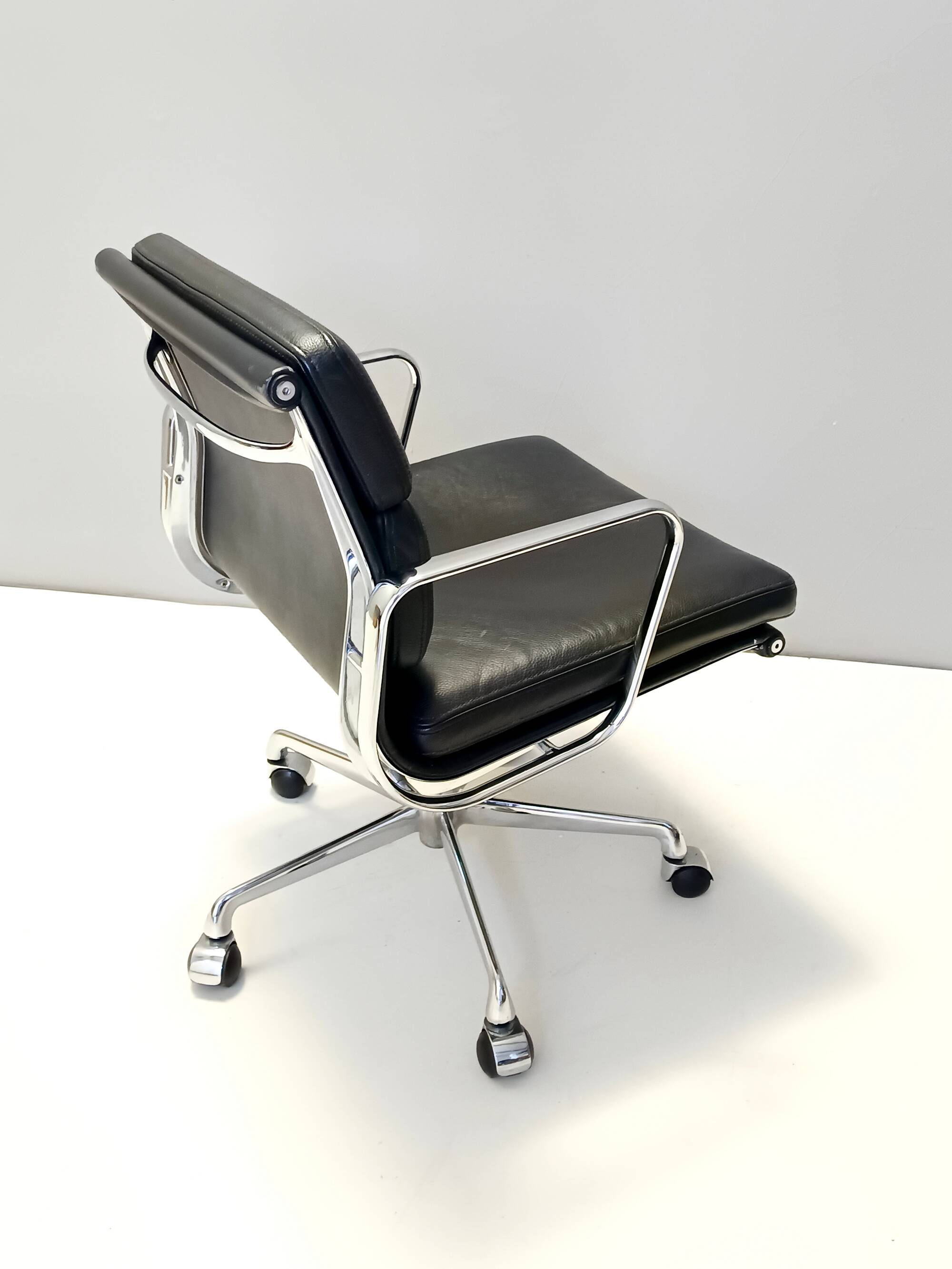 Postmodern Black Leather Soft Pad Chair Charles & Ray Eames for ICF