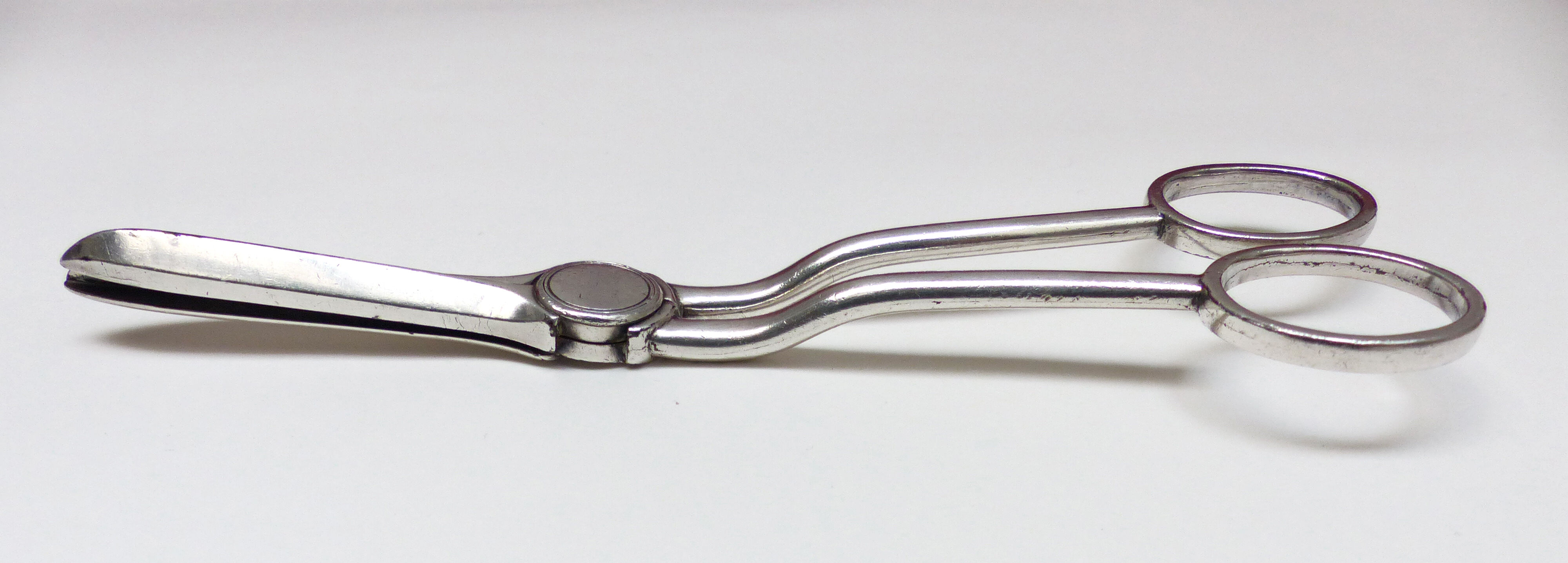 Silver-plated metal grape scissors with stamps