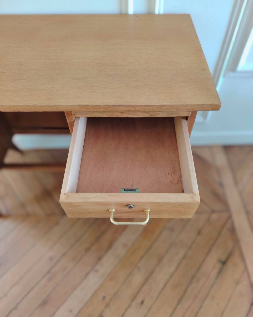 Bureau scandinave vintage rénové, années 50-60