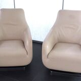 Paire de fauteuils  plus un pouf de chez Ligne Roset par Eric Jourdan