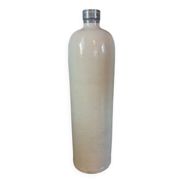 Bouteille ancienne en grès