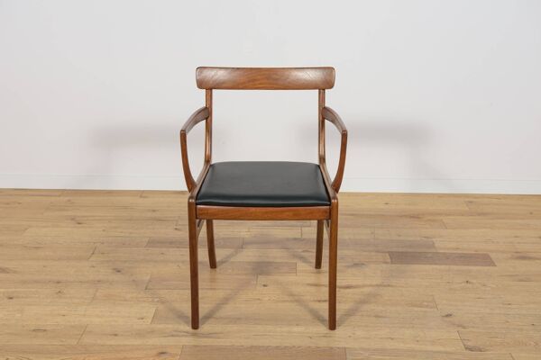 Chaises de salle à manger danoises par Ole Wanscher pour Poul Jeppesens Furniture Factory.
