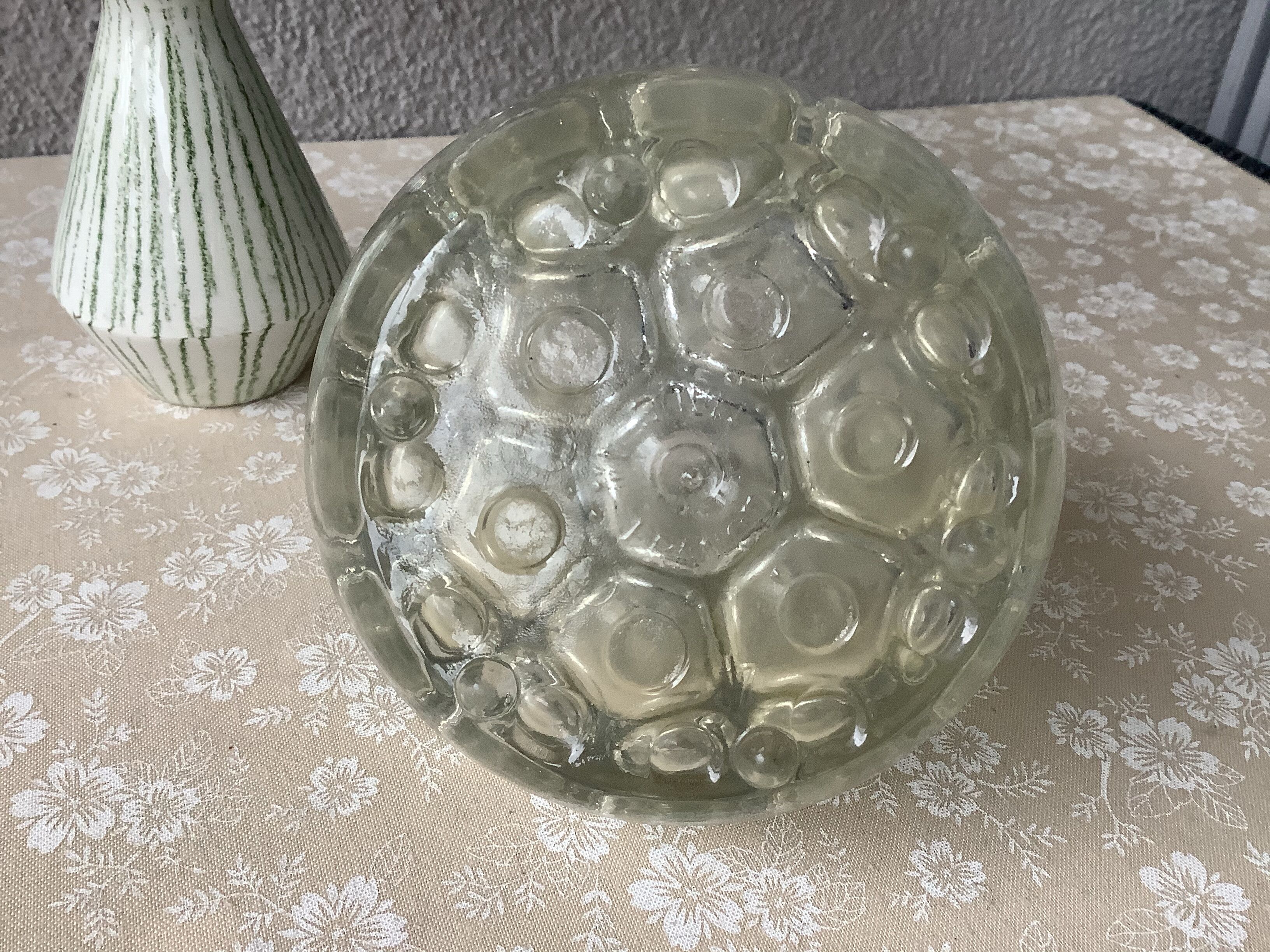 Pique Glass Flowers 19 holes, Frog Vase