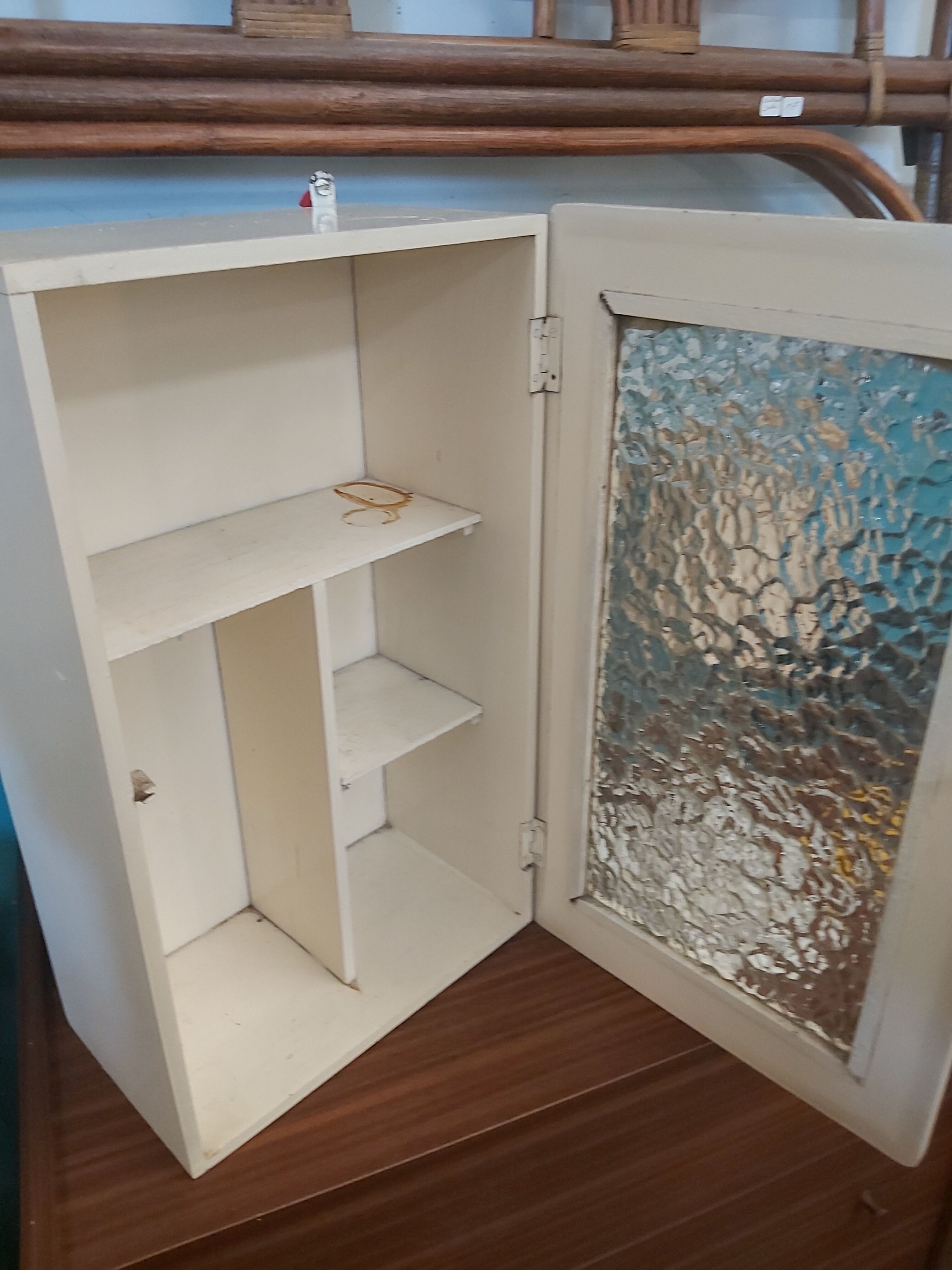 Wall-mounted medicine cabinet