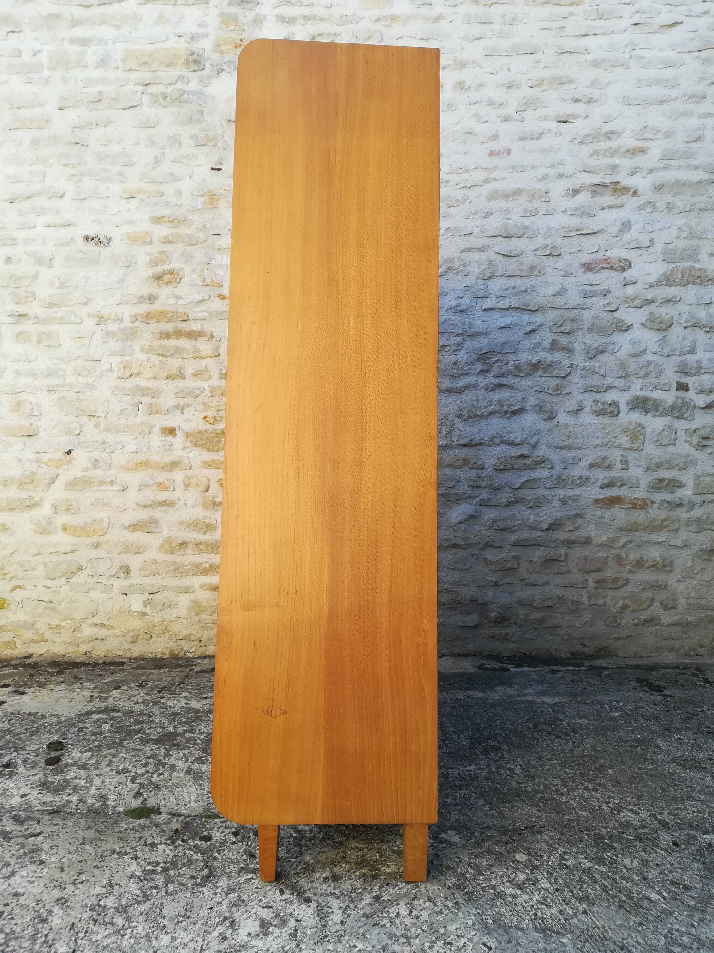 Secrétaire des années 50
