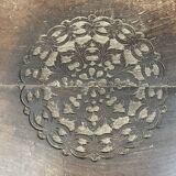 Table basse carré en bois de teck massif décorée d'une rosace