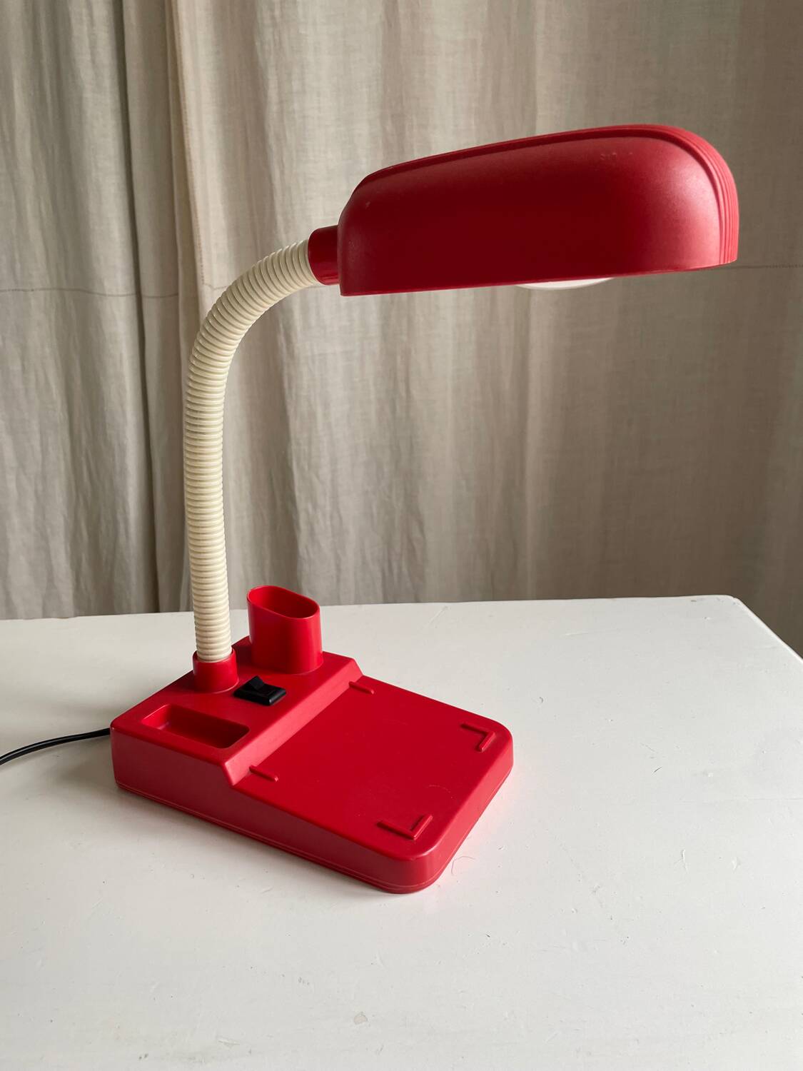 Vintage red articulated desk lamp Italy