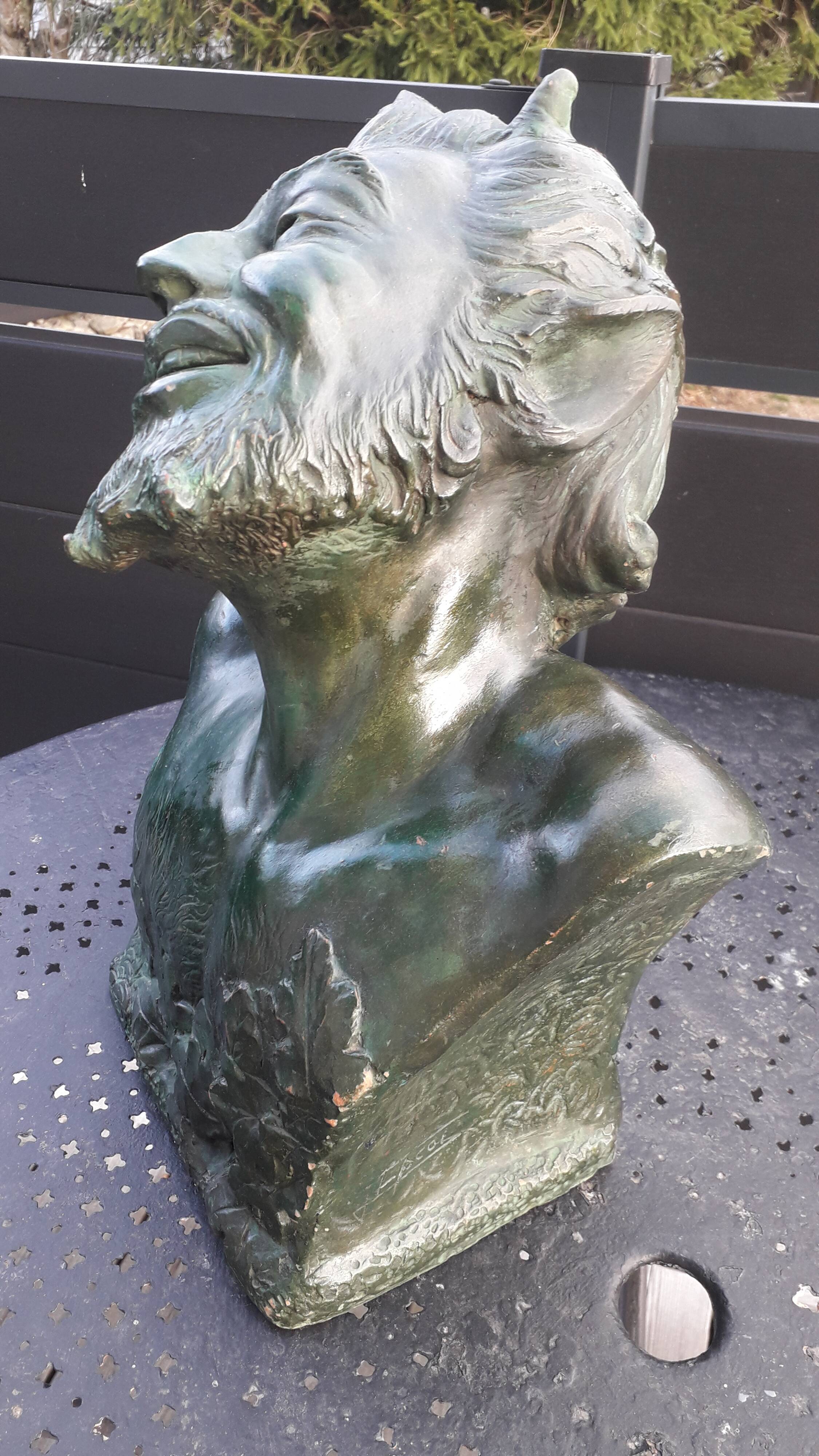 Sculpture bust