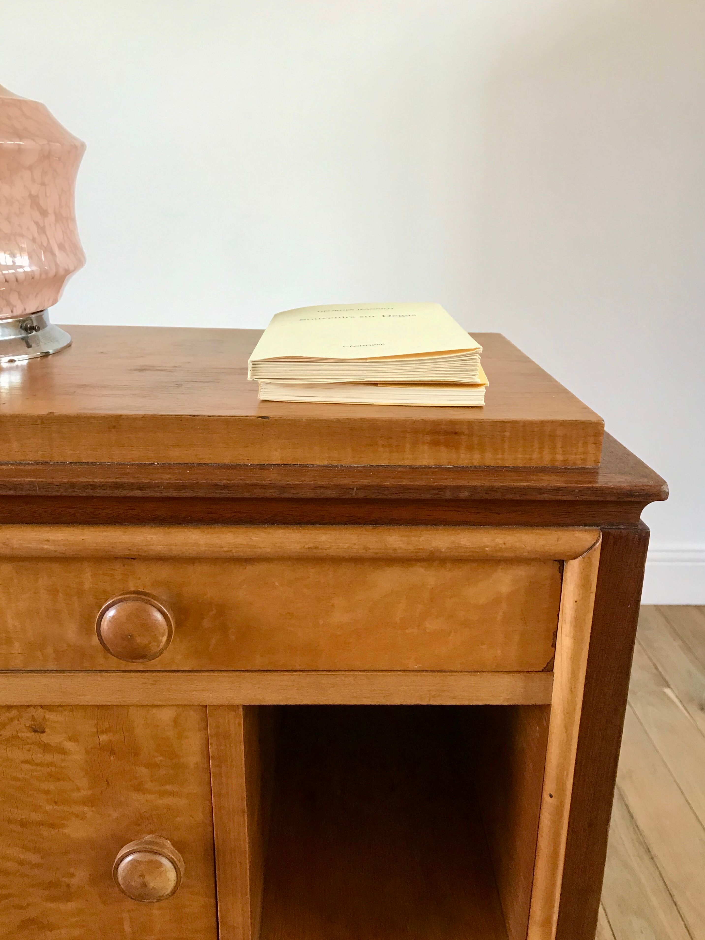 Bedside table in orm magnifying glass art deco 30s