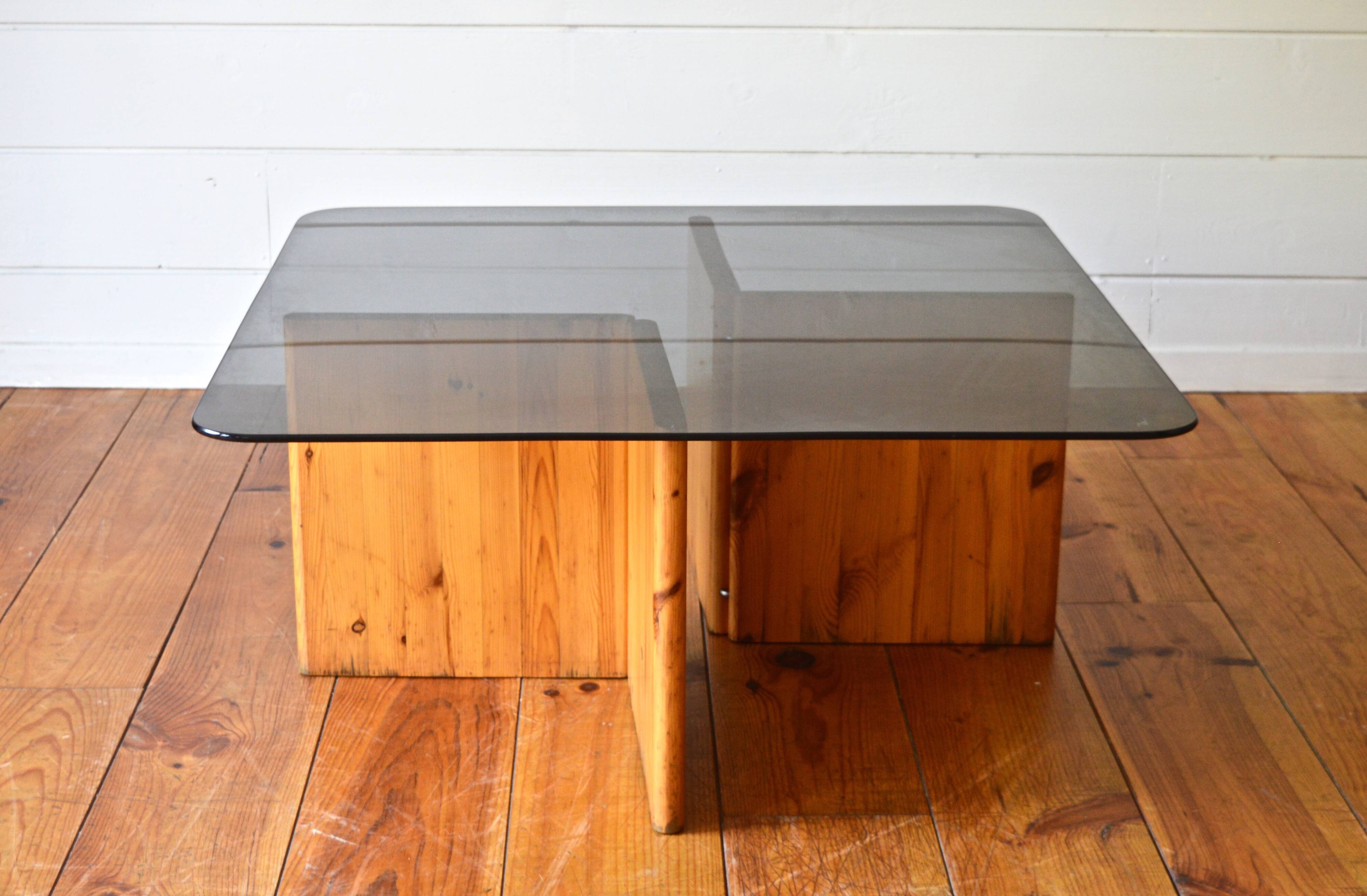 Lagun Ikea glass coffee table
