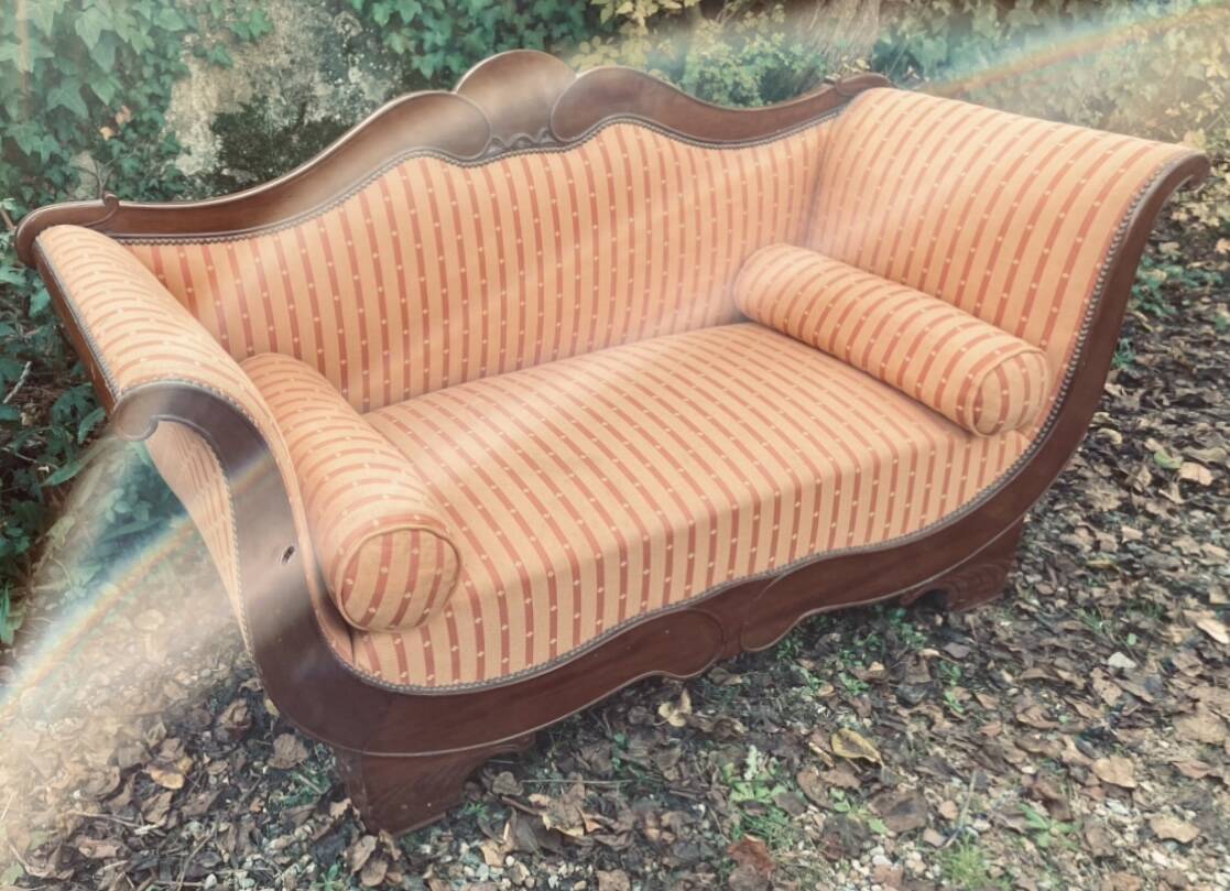 "Restoration" banquette