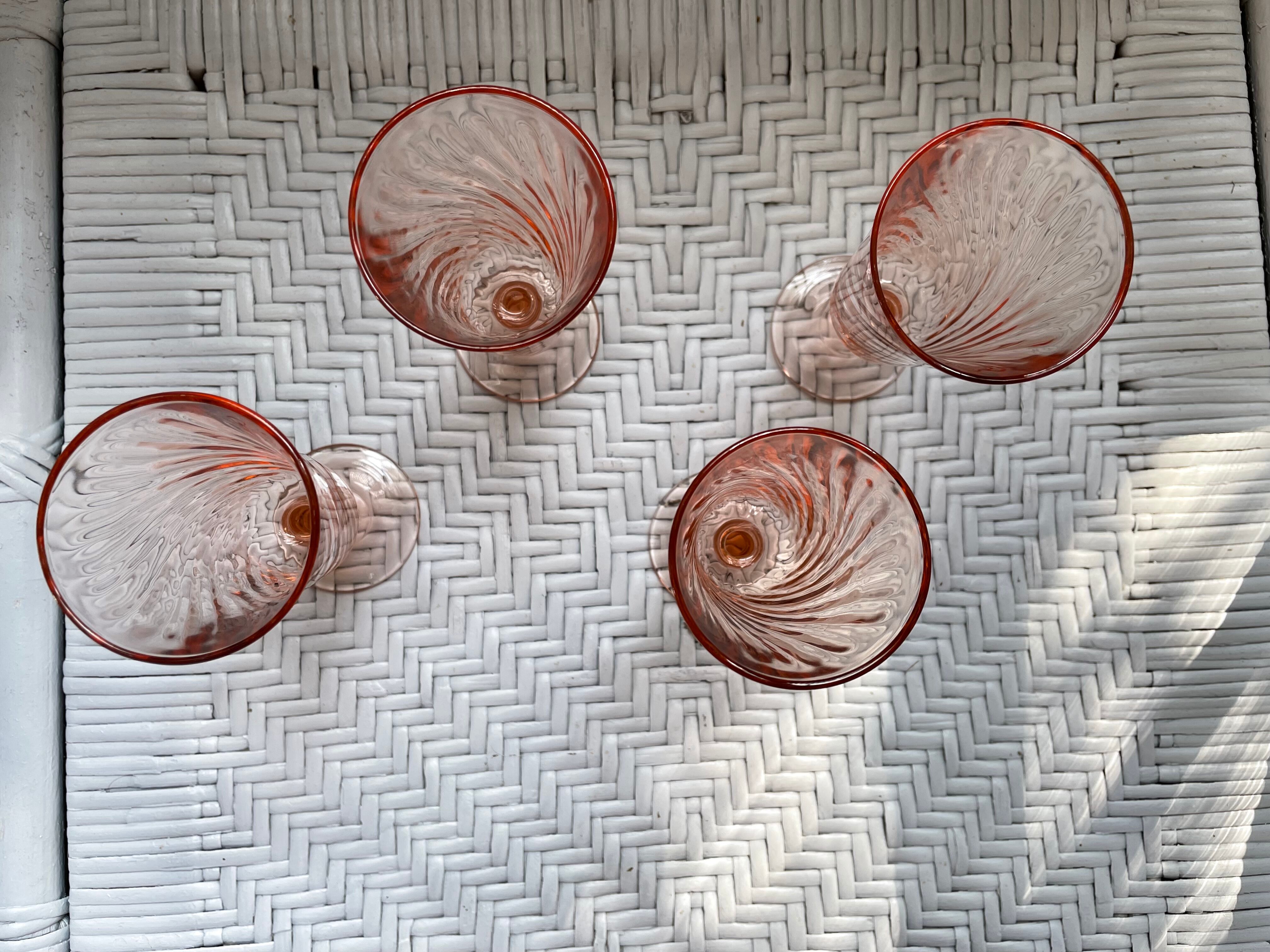 Pink glass champagne flutes from Arcoroc Luminarc model Rosaline