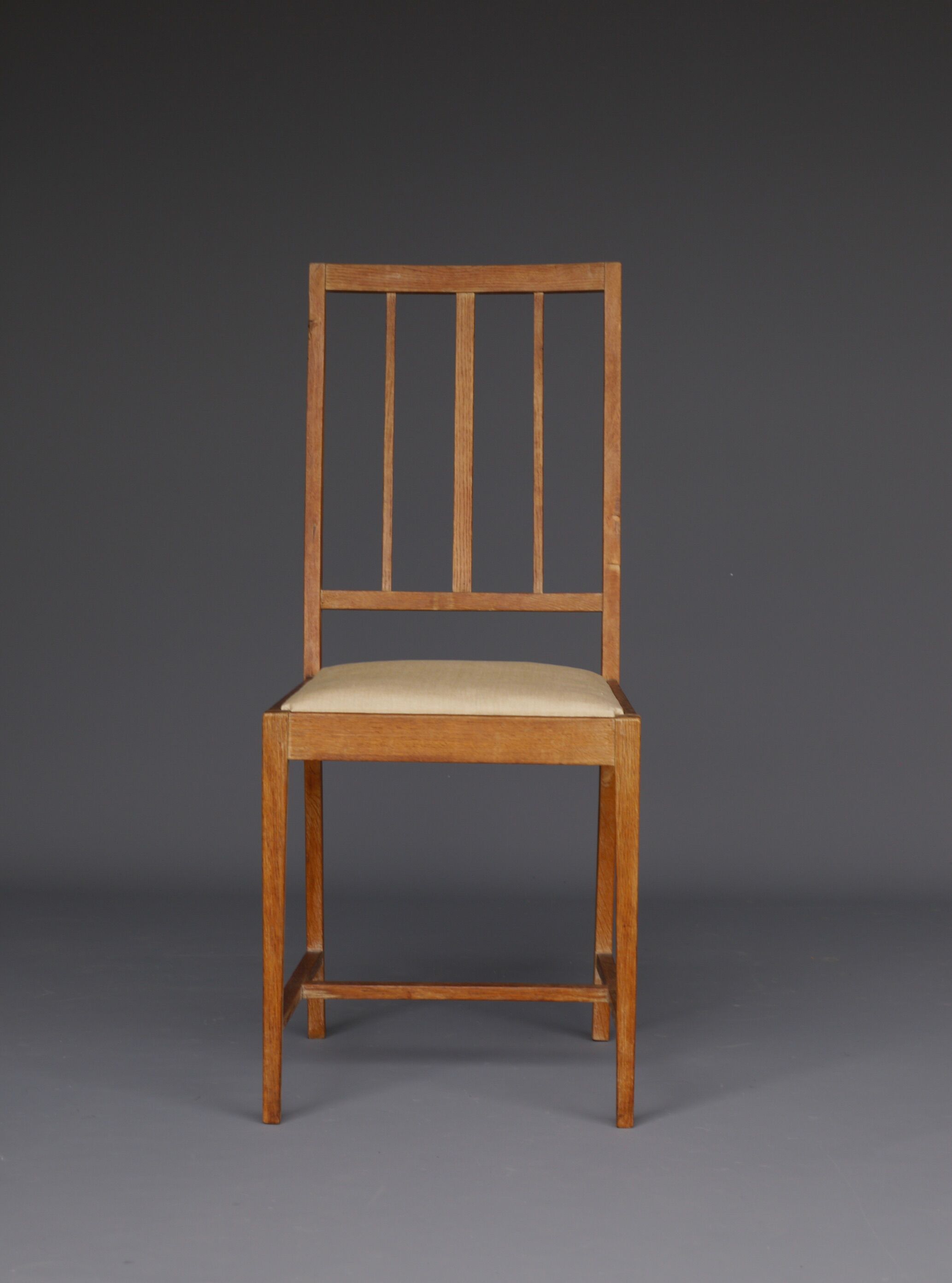 English arts & crafts oak side chair. 1930s