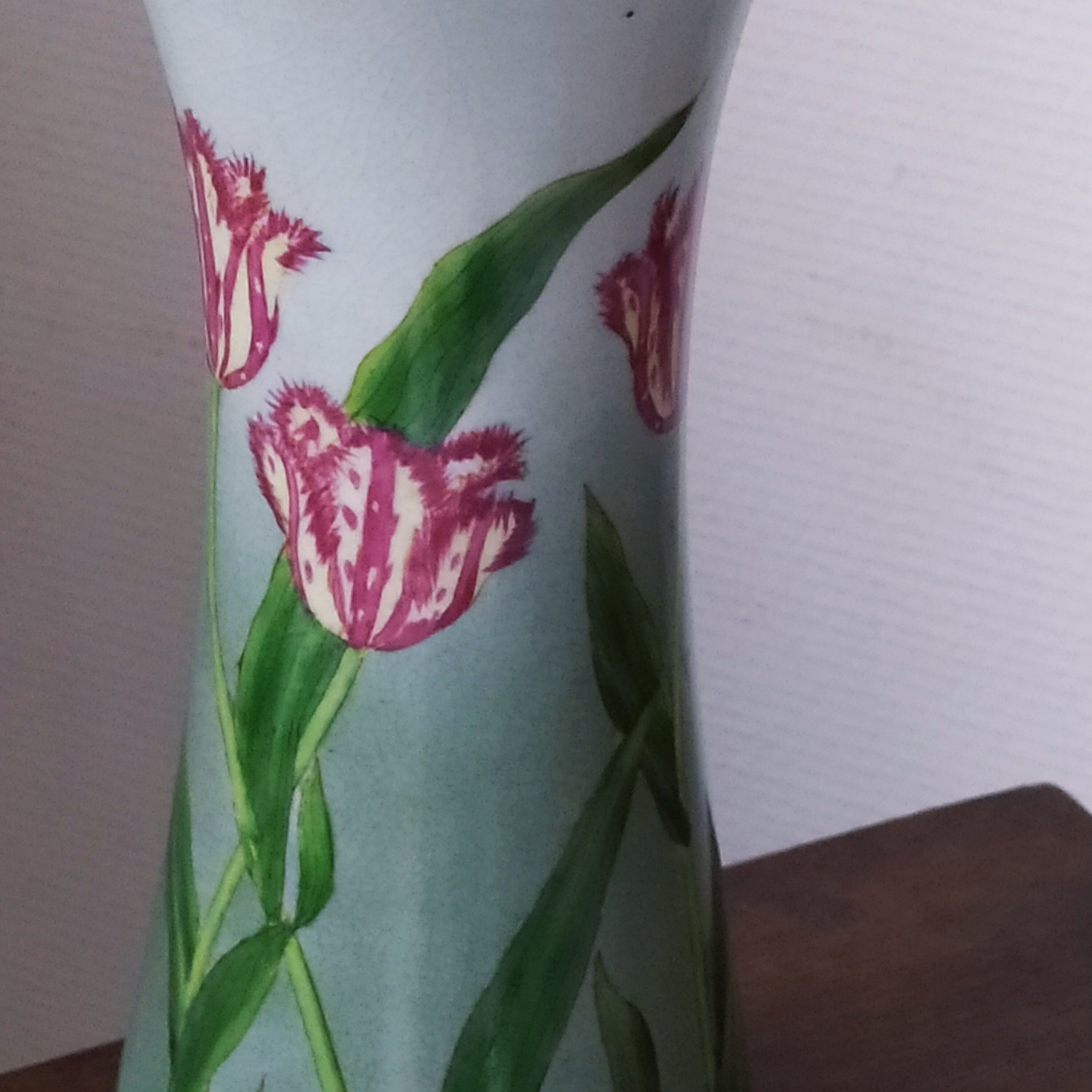 Art deco vase with tulip decoration