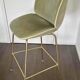 Chaises hautes Gubi velours vert clair