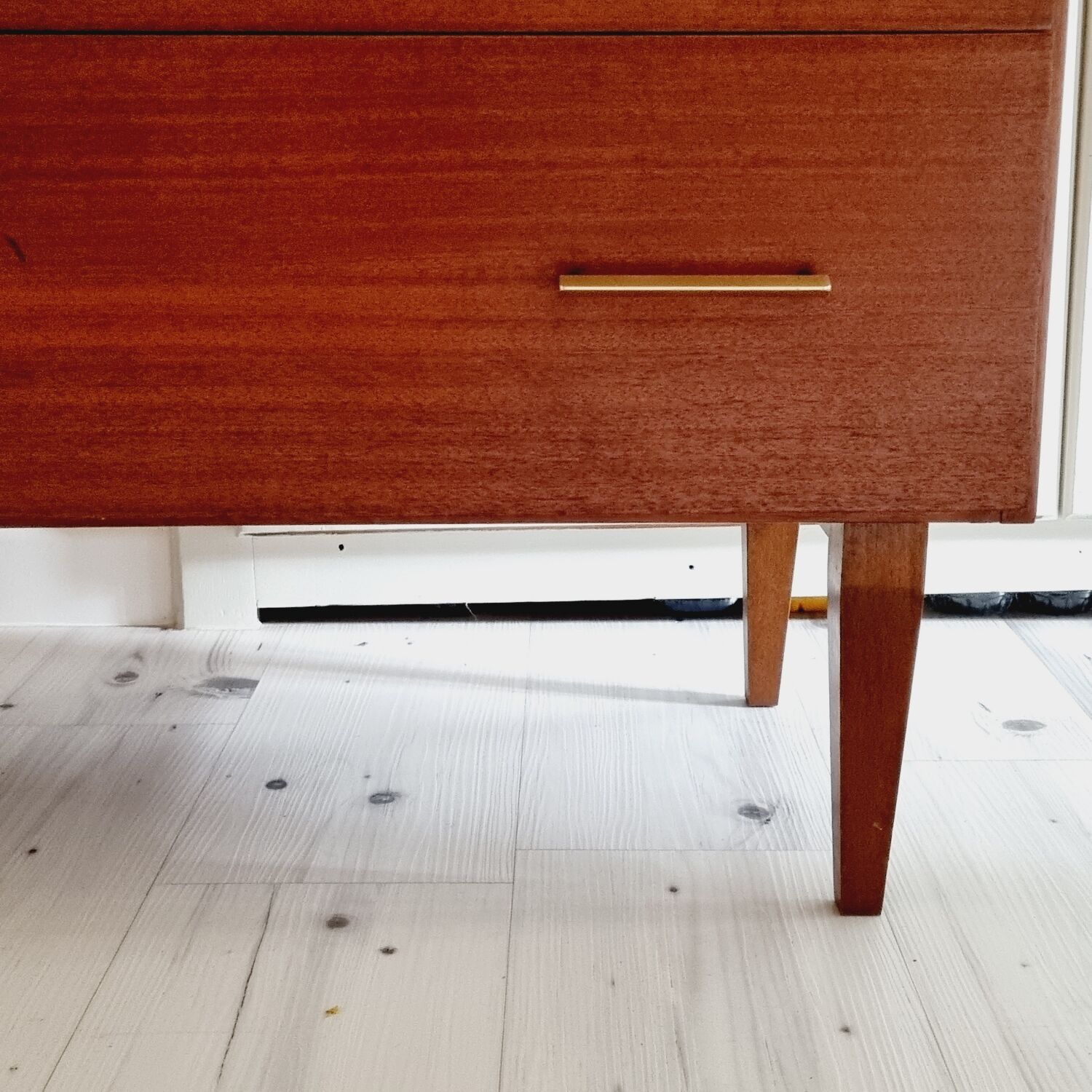 Compass feet dresser