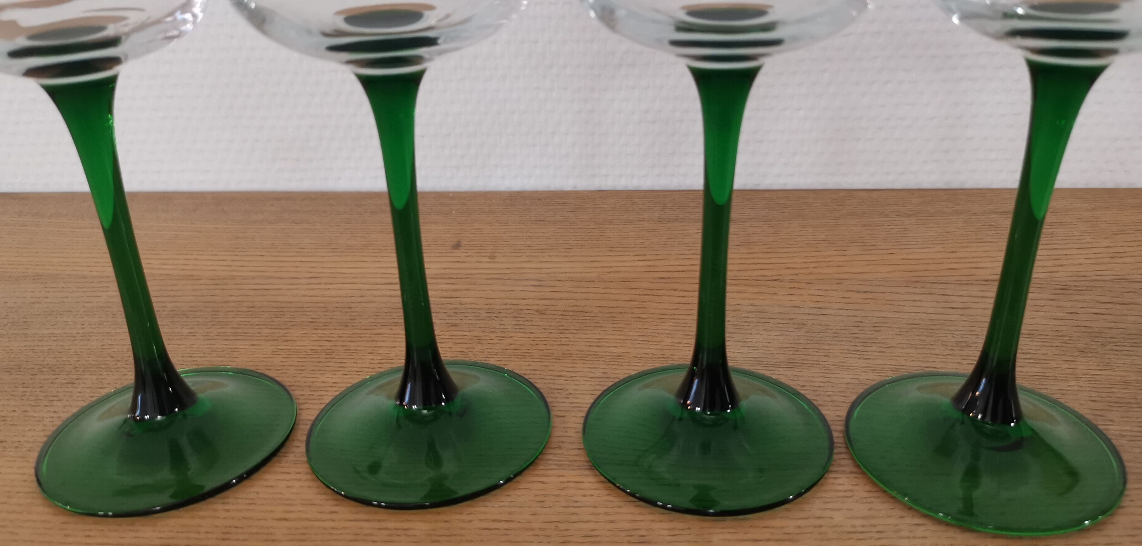 Set of 4 old green-stemmed wine glasses from Alsace Engraved vine decoration ARC cristal