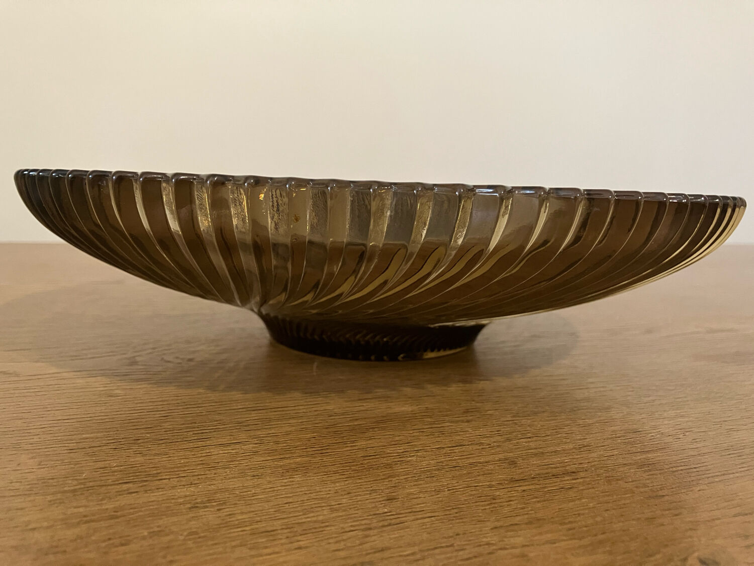Art Deco cup / dish in smoked glass