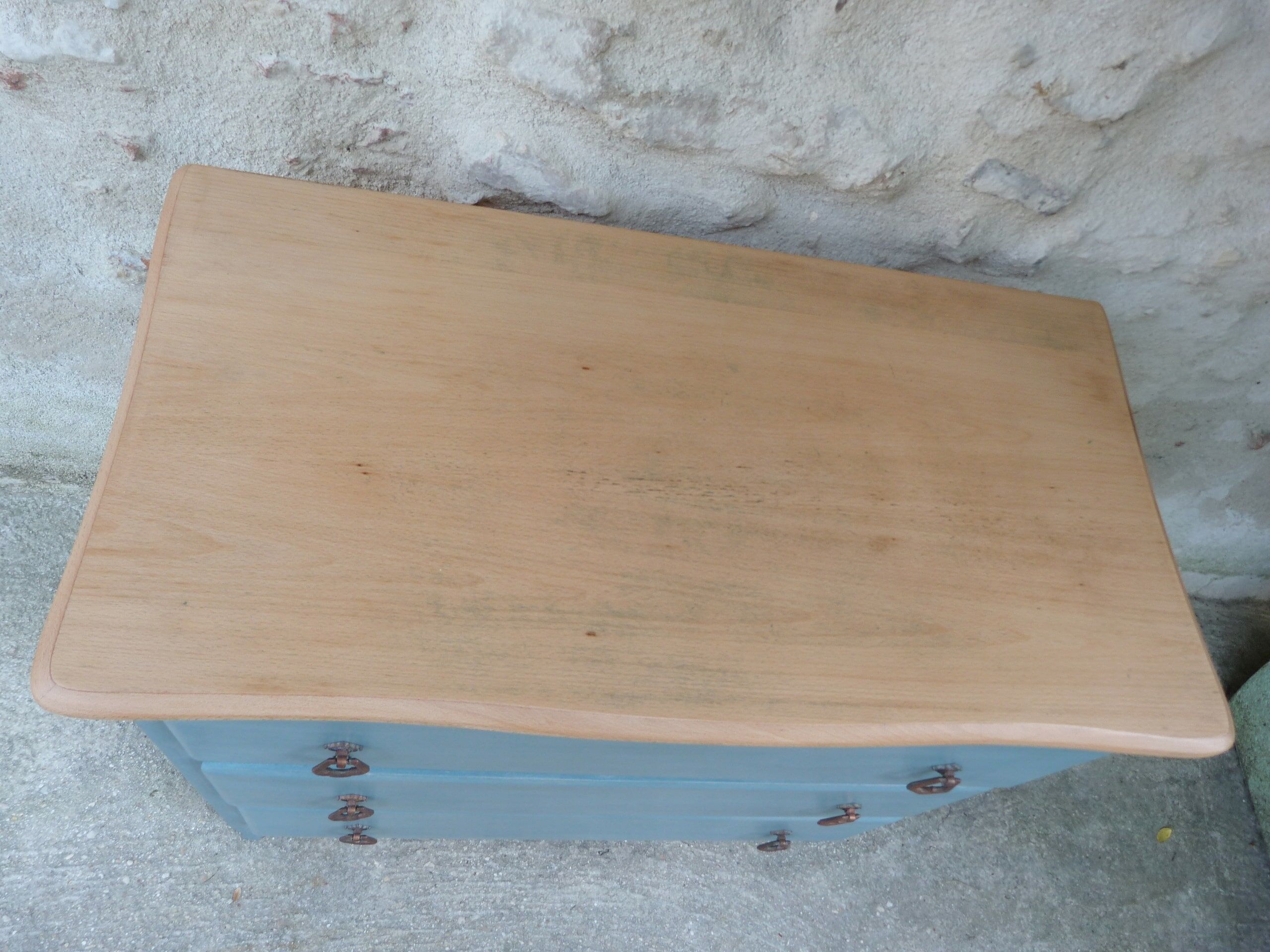 Patinated chest of drawers