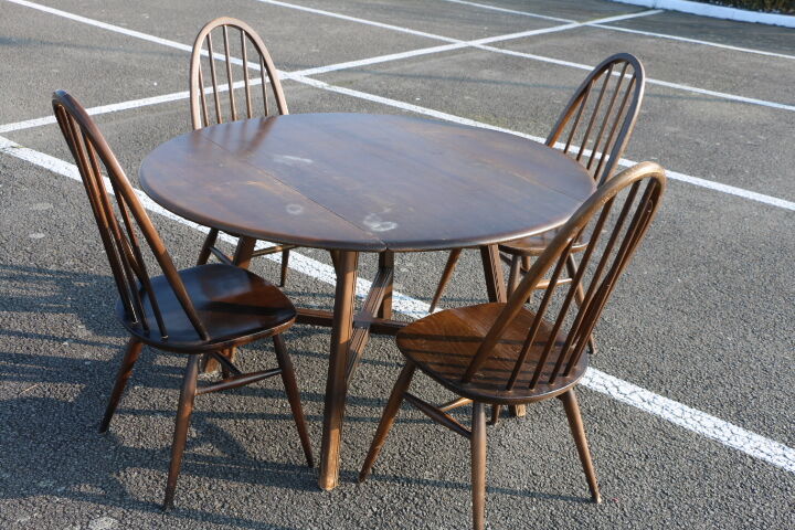 Table Ercol oval engraving