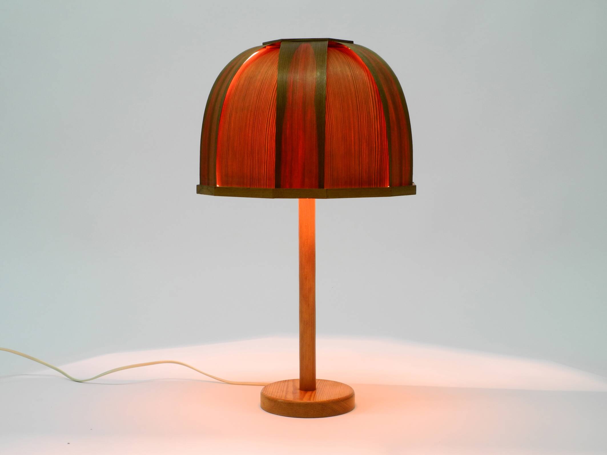 1970s Swedish pine bent veneer table lamp by GB Solbackens Svarveri