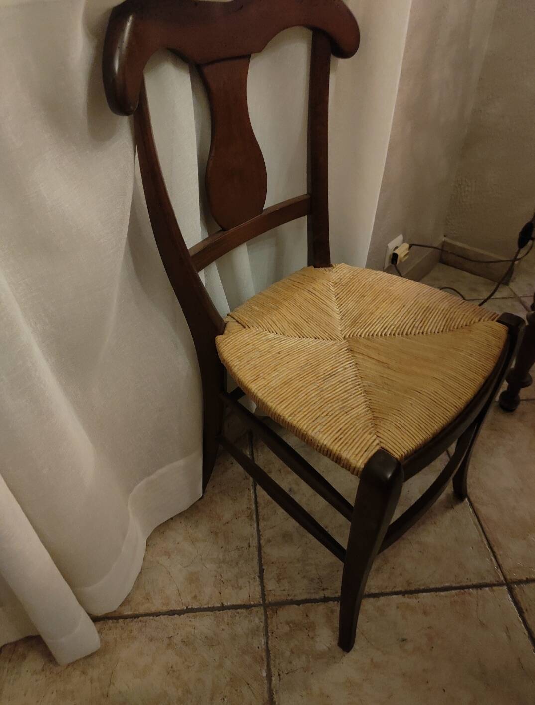 Lot de 4 chaises en bois de hêtre massif