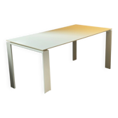 Table repas kartell modèle four  blanche