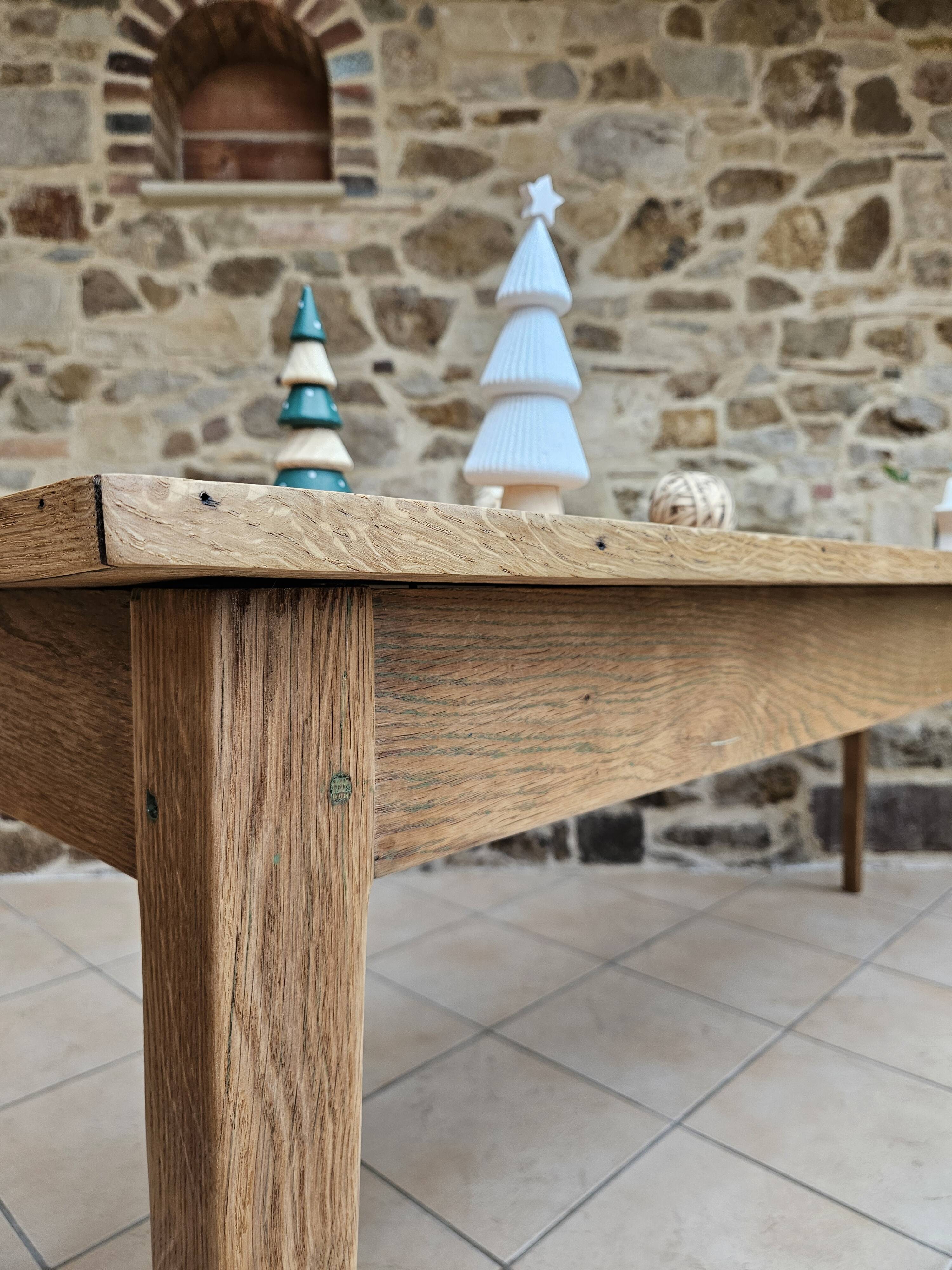Farm table