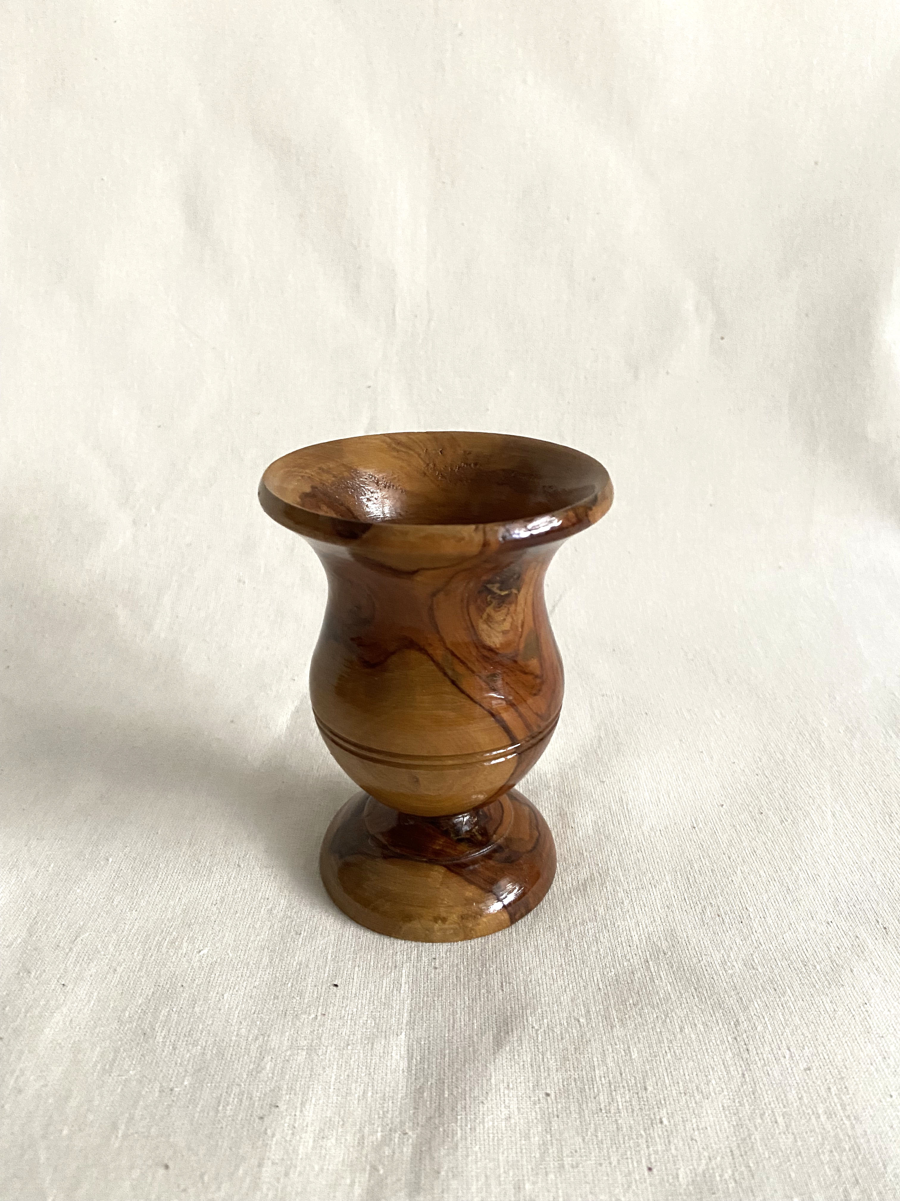 Medici vase in olive wood