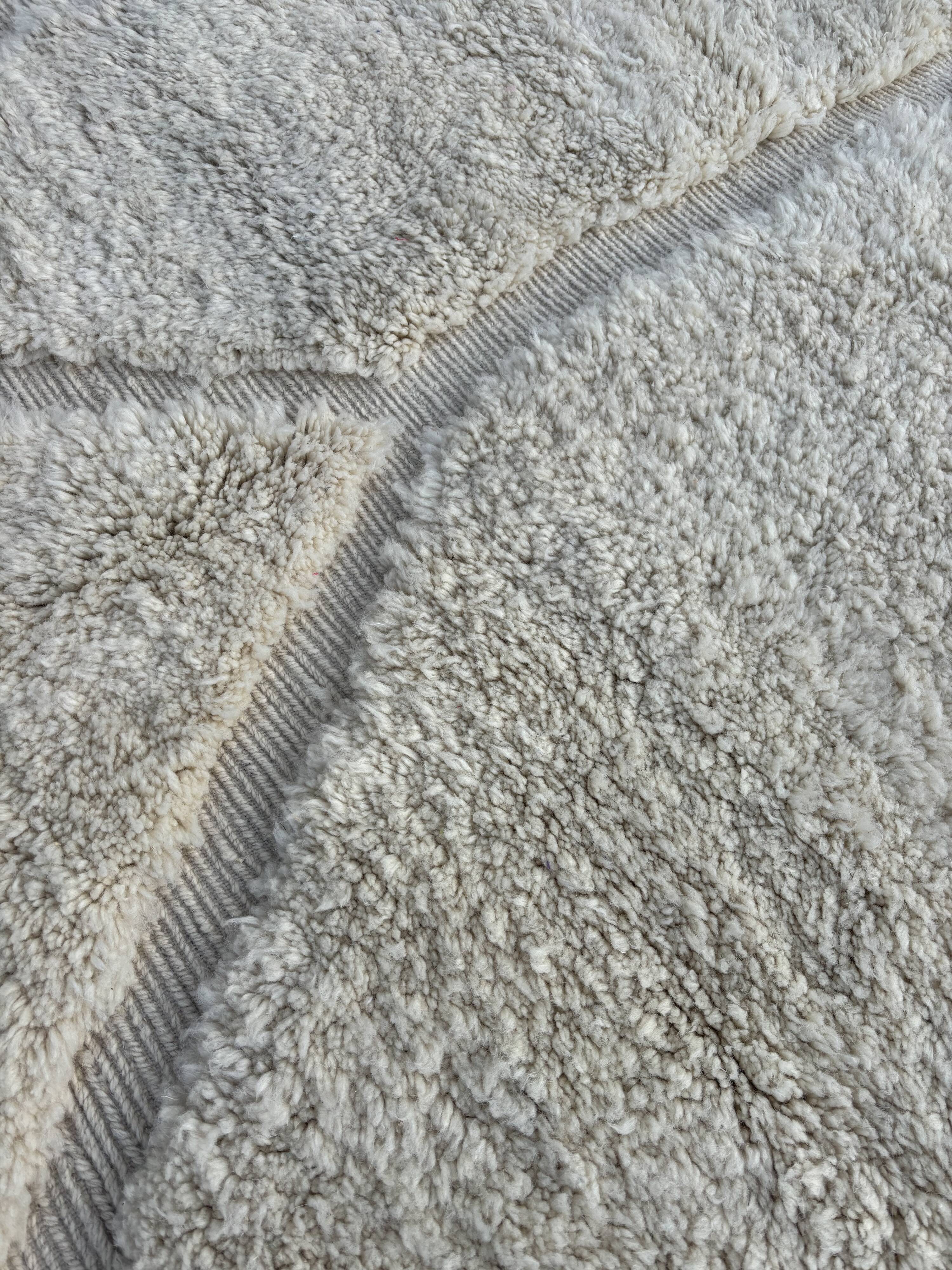 White Berber Beni M'rirt wool rug