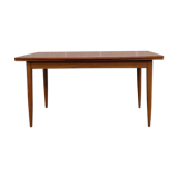 Extendable table in teak