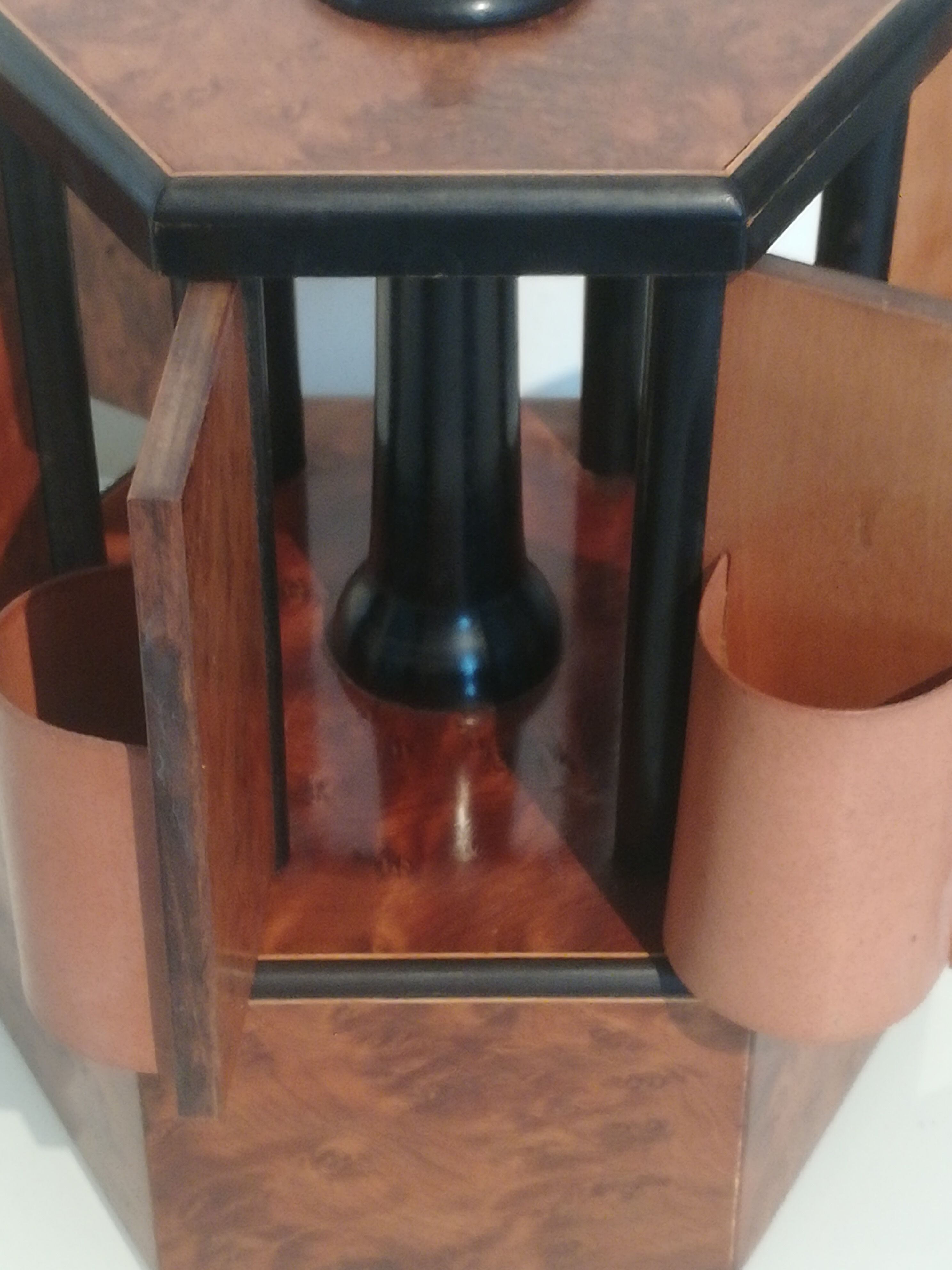 Cigar humidor in cedar burl