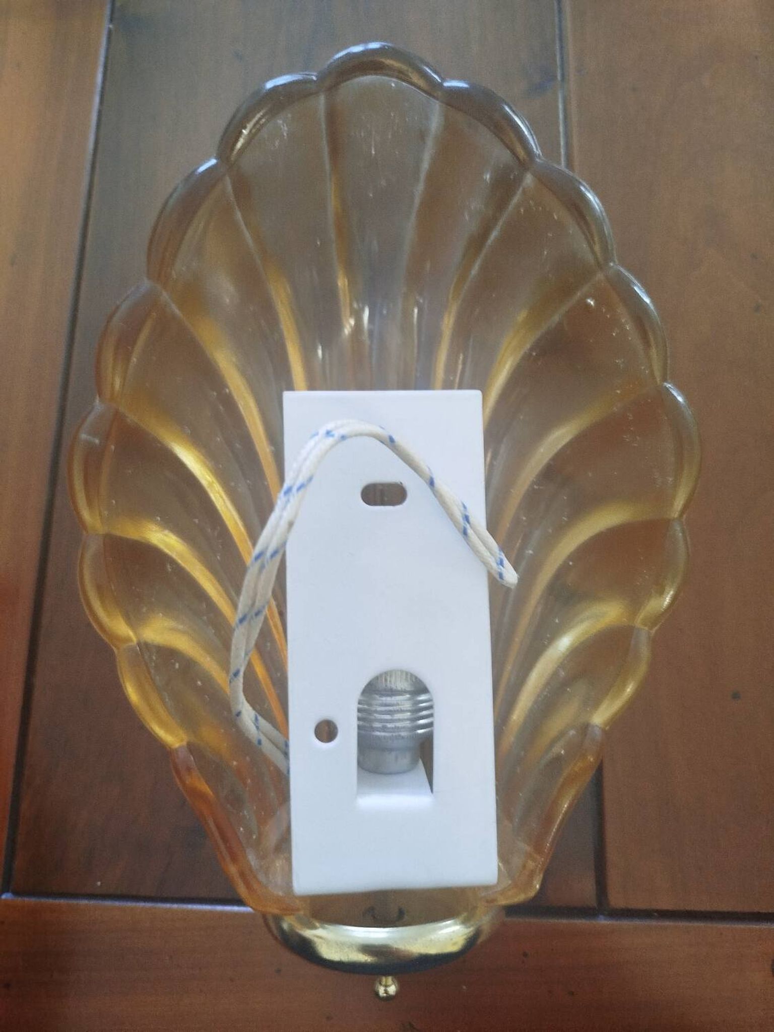 Paire d’appliques murales coquillage – verre italien strié – 1970