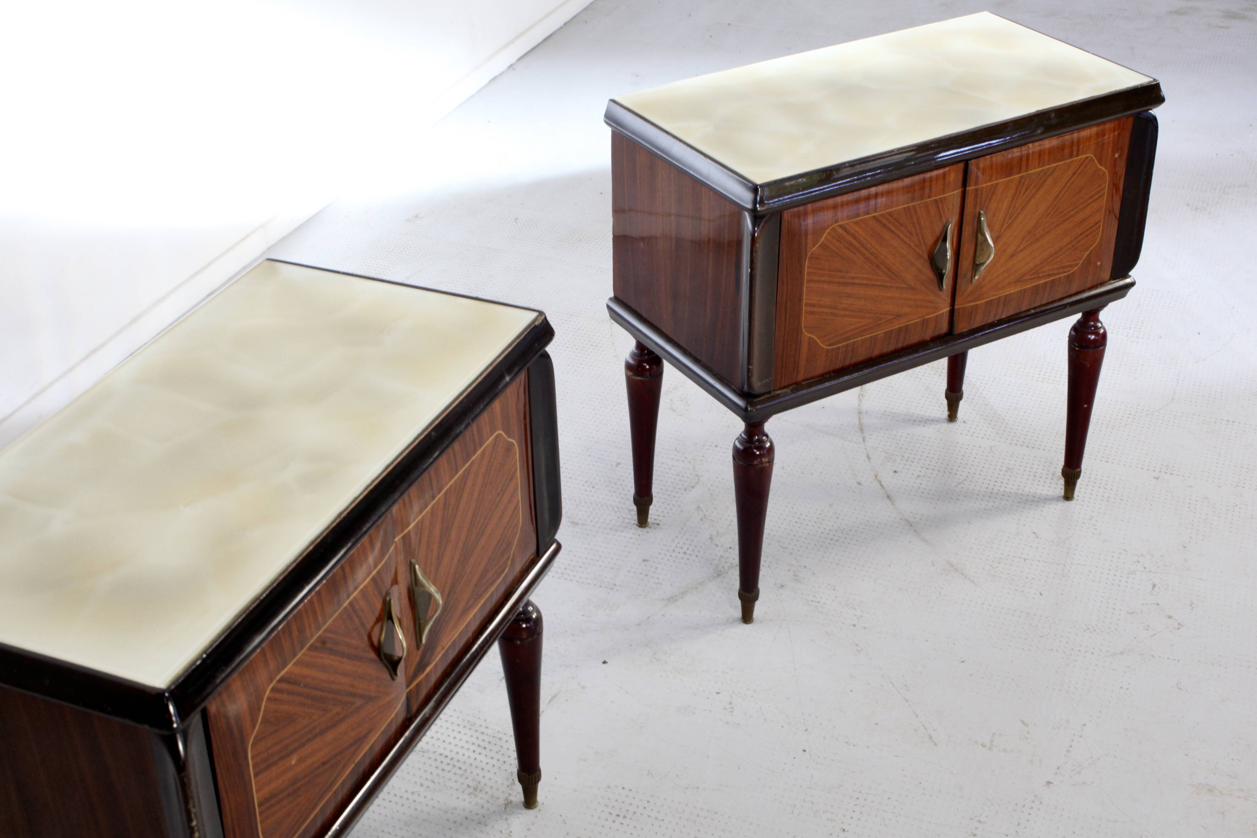 Set Of 2 Italian Midcentury Walnut Burl And Brass Bedside Tables / Cabinets