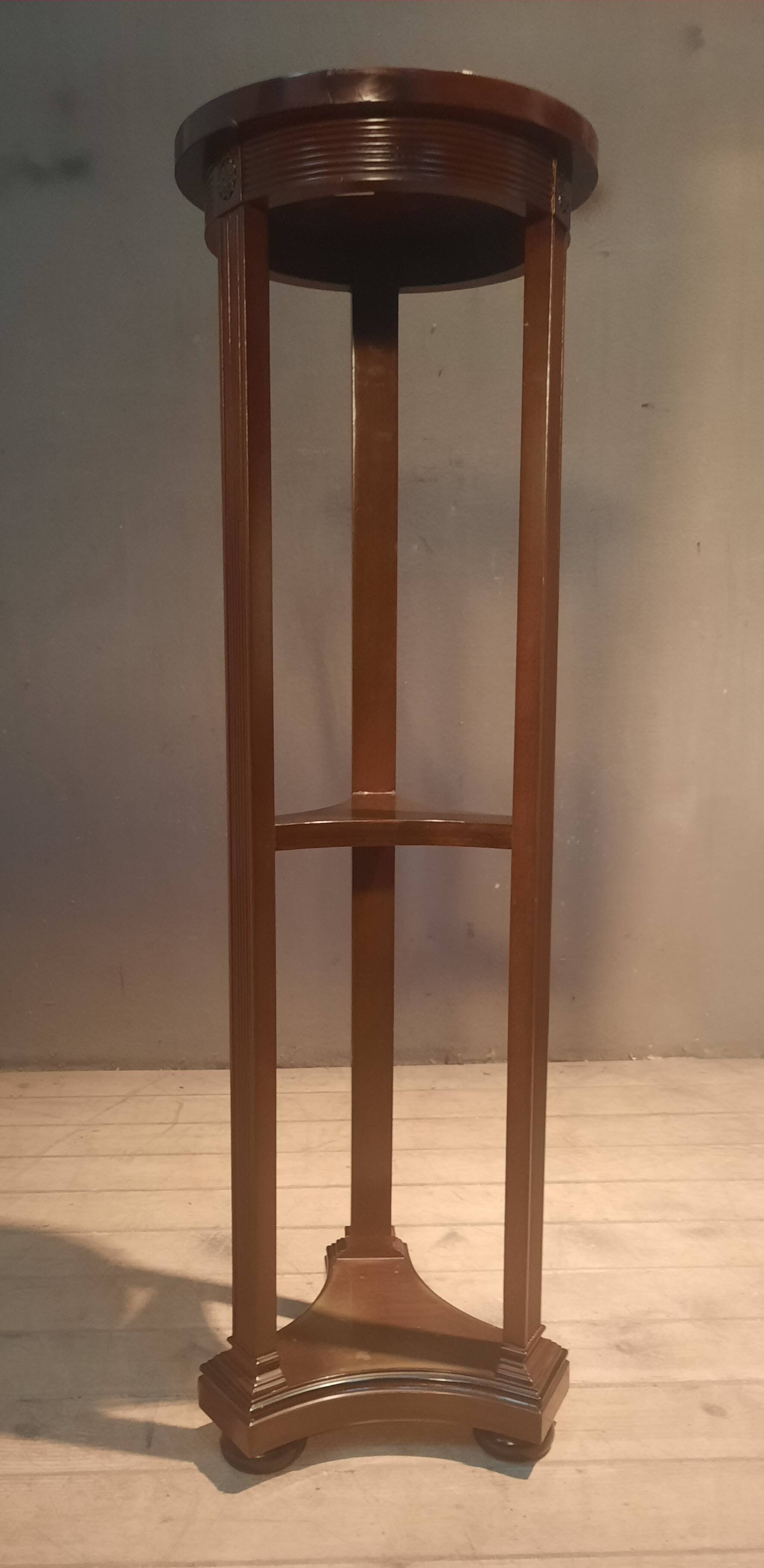 High circular stool