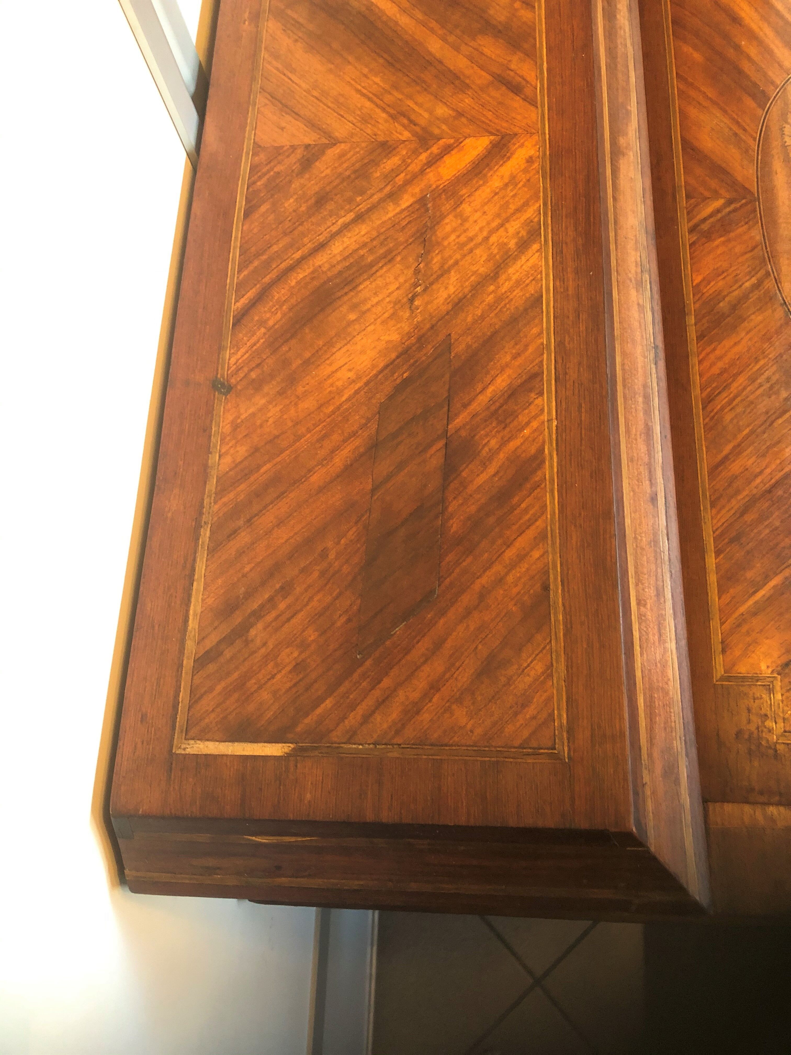 Office in cylindre marqueté