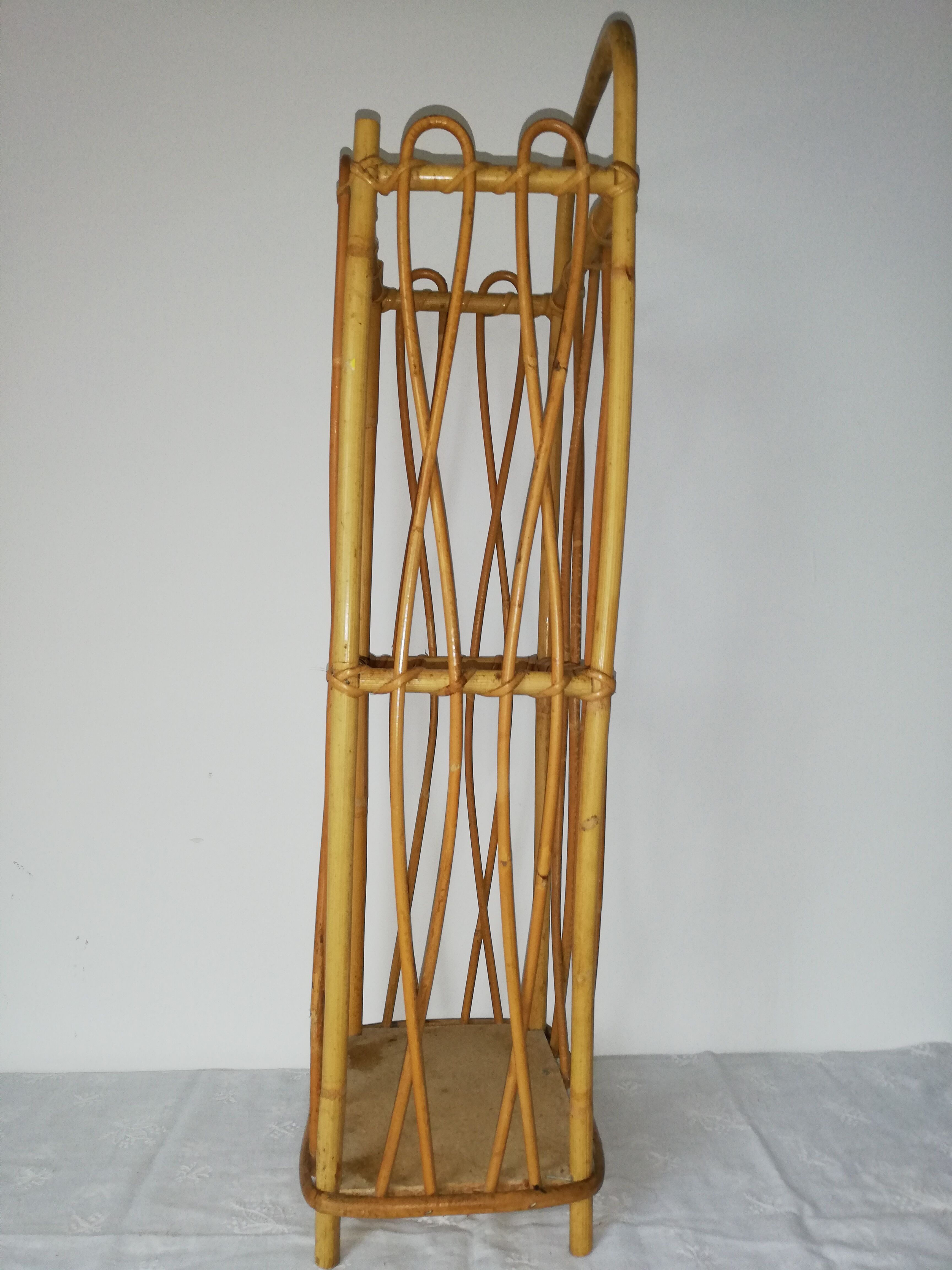 Multifunction umbrella door in 50s/60s rattan