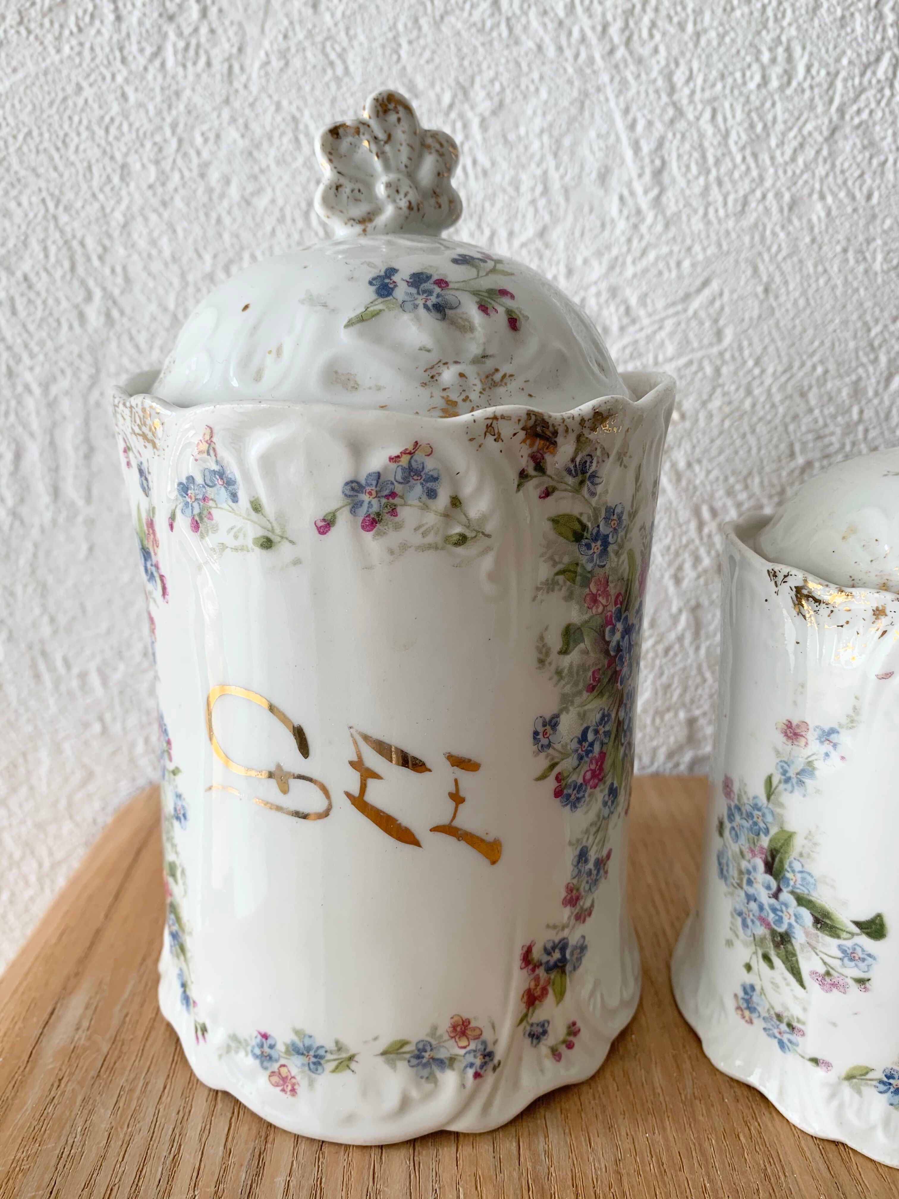 2 porcelain spice jars decorated