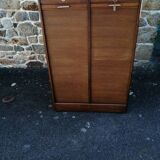 Double curtain filing cabinet