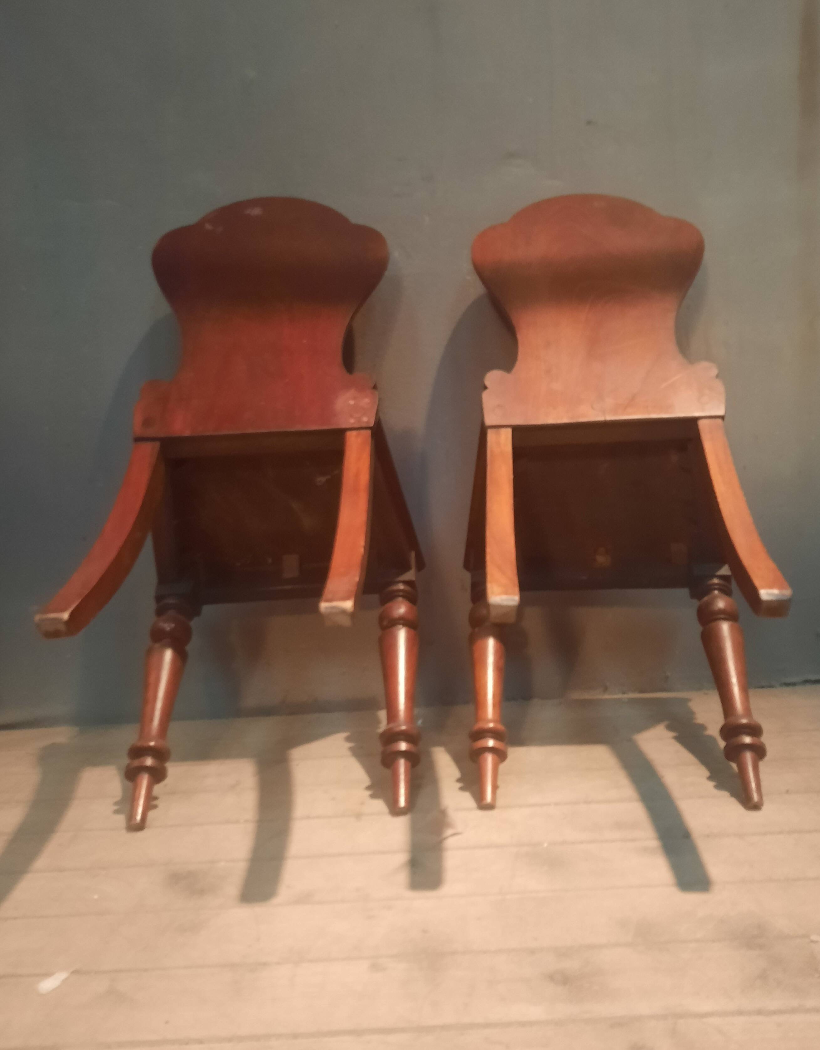 Pair of stool chairs