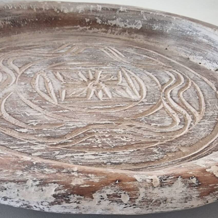 Old wooden Indian parat / tray.