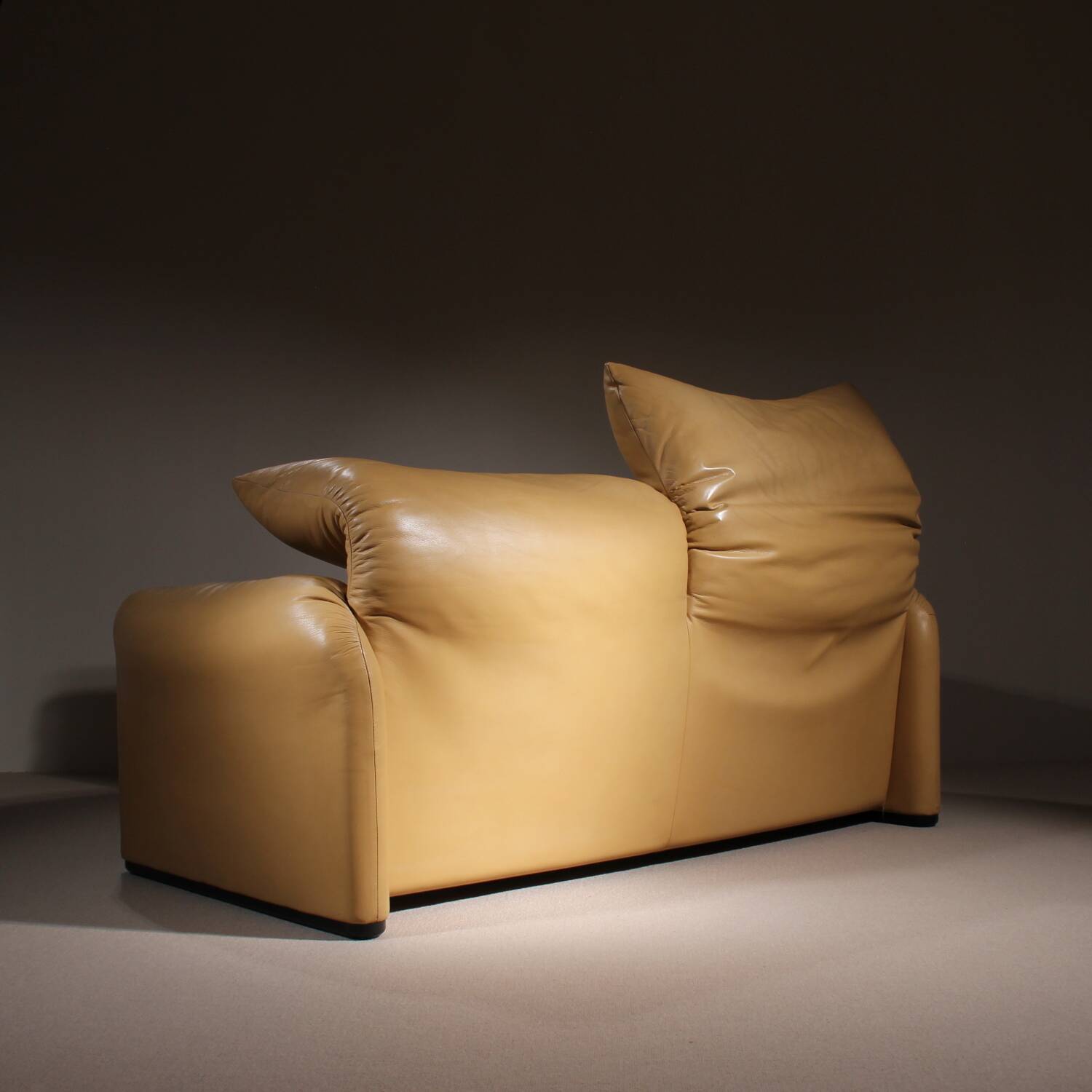 Leather Seating Group ‚Maralunga‘ by Vico Magistretti for Cassina