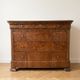 Commode ancienne en bois massif à tiroirs