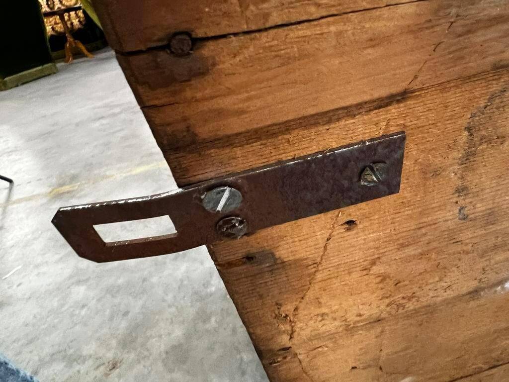 Vintage wooden chest / side table / coffee table