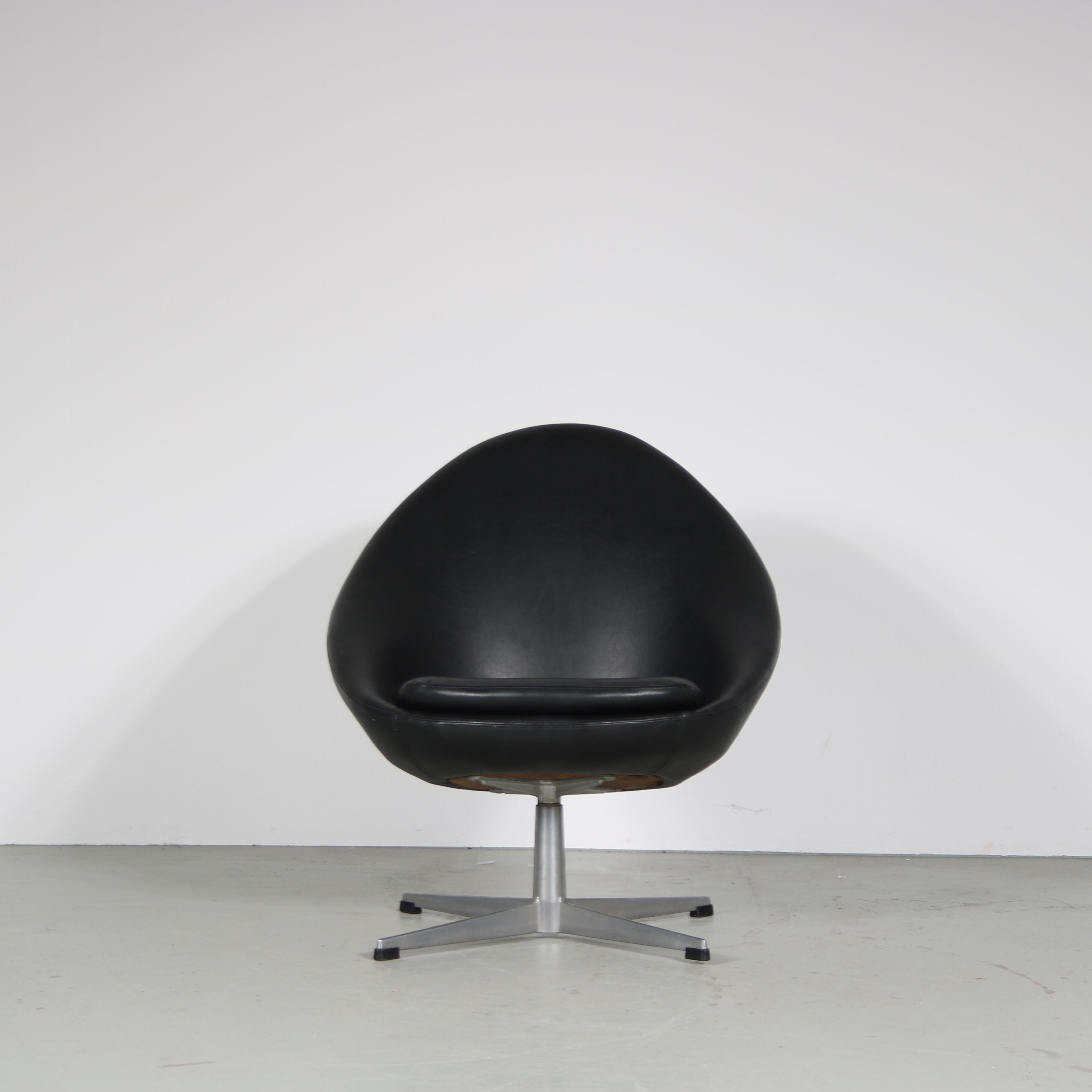 1960s “Little Egg” chair by Pastoe, Netherlands