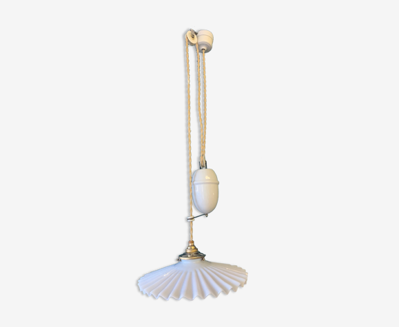 Opaline suspension rises and falls